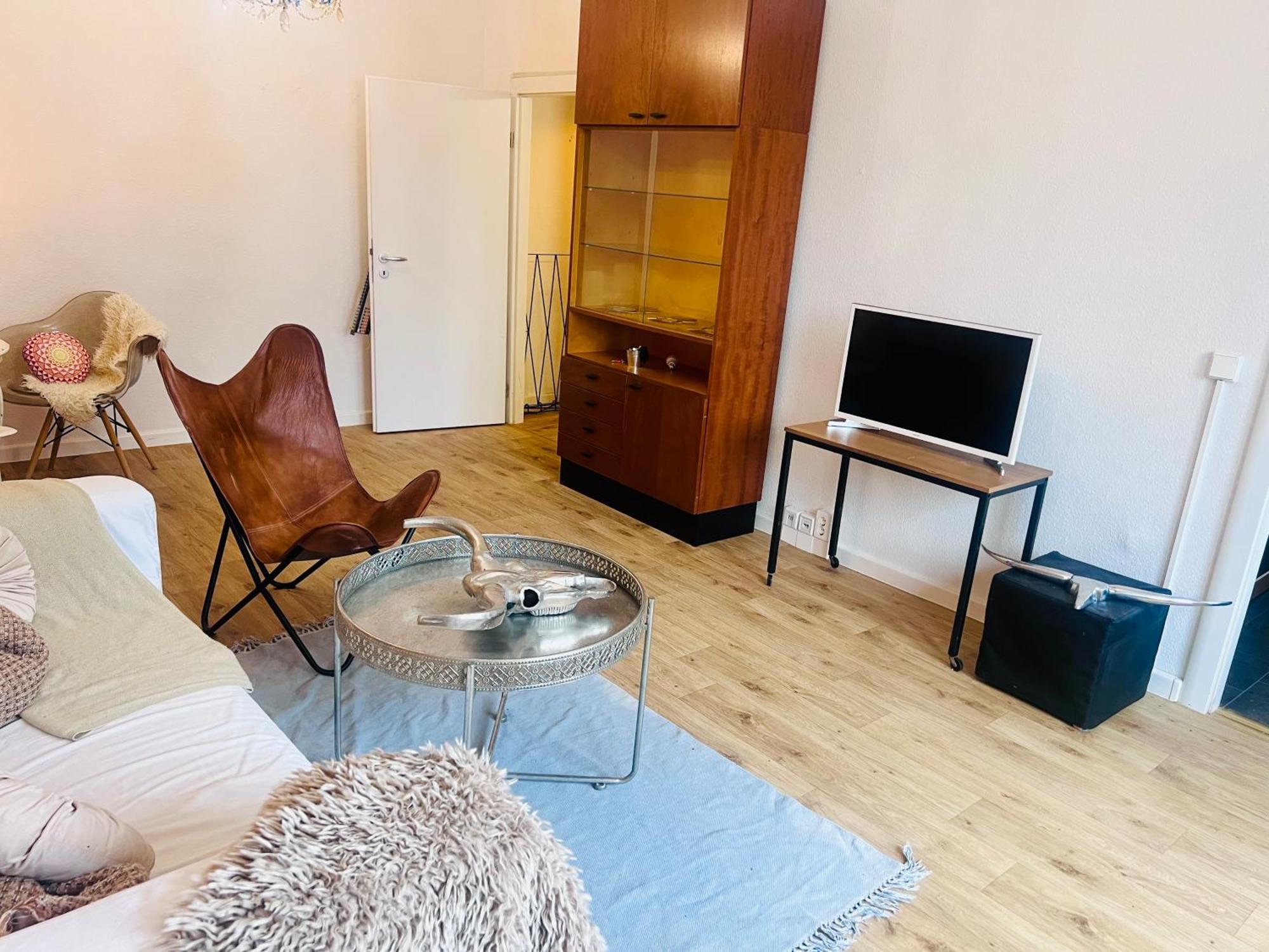 Gdr Flat With Rooftop Terrace Zingster Str Berlin