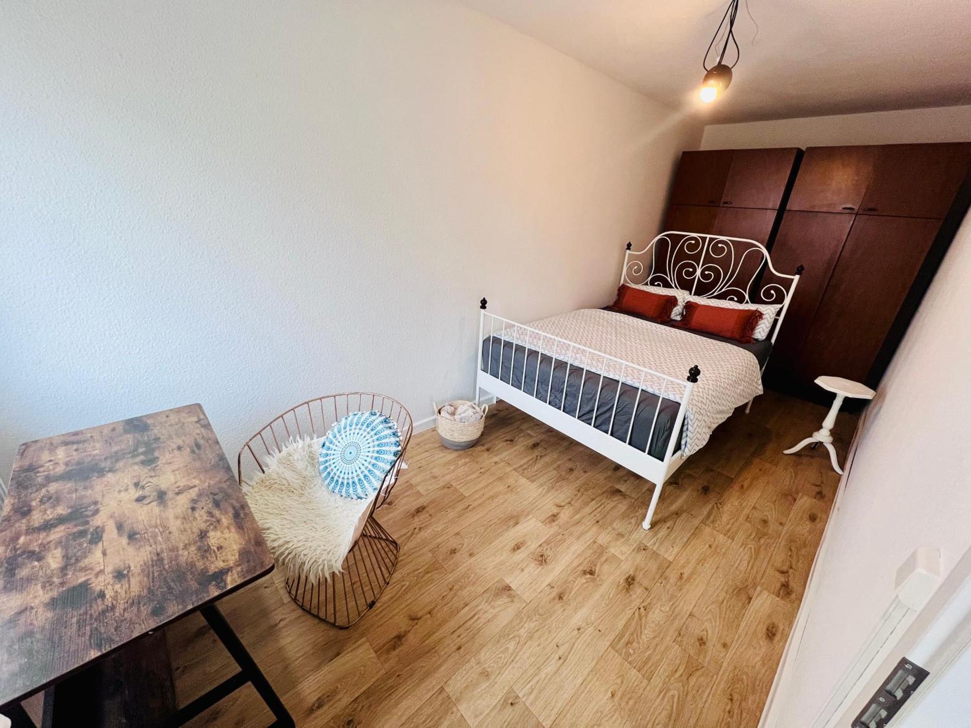 Gdr Flat With Rooftop Terrace Zingster Str * Berlin