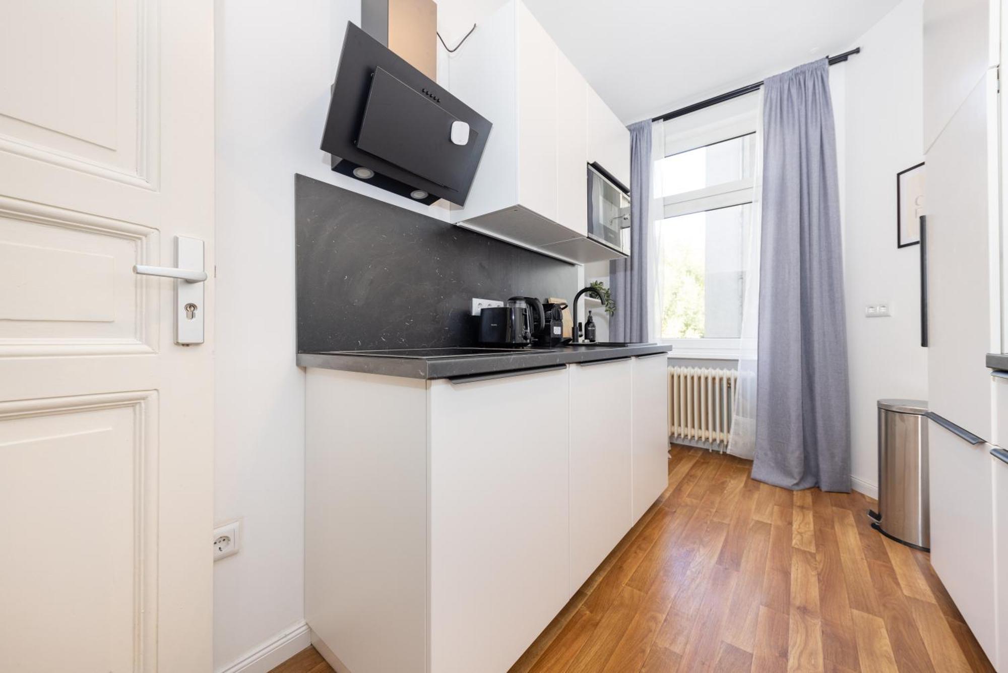 4 Grosse Kueche Balkon Am Maybachufer *