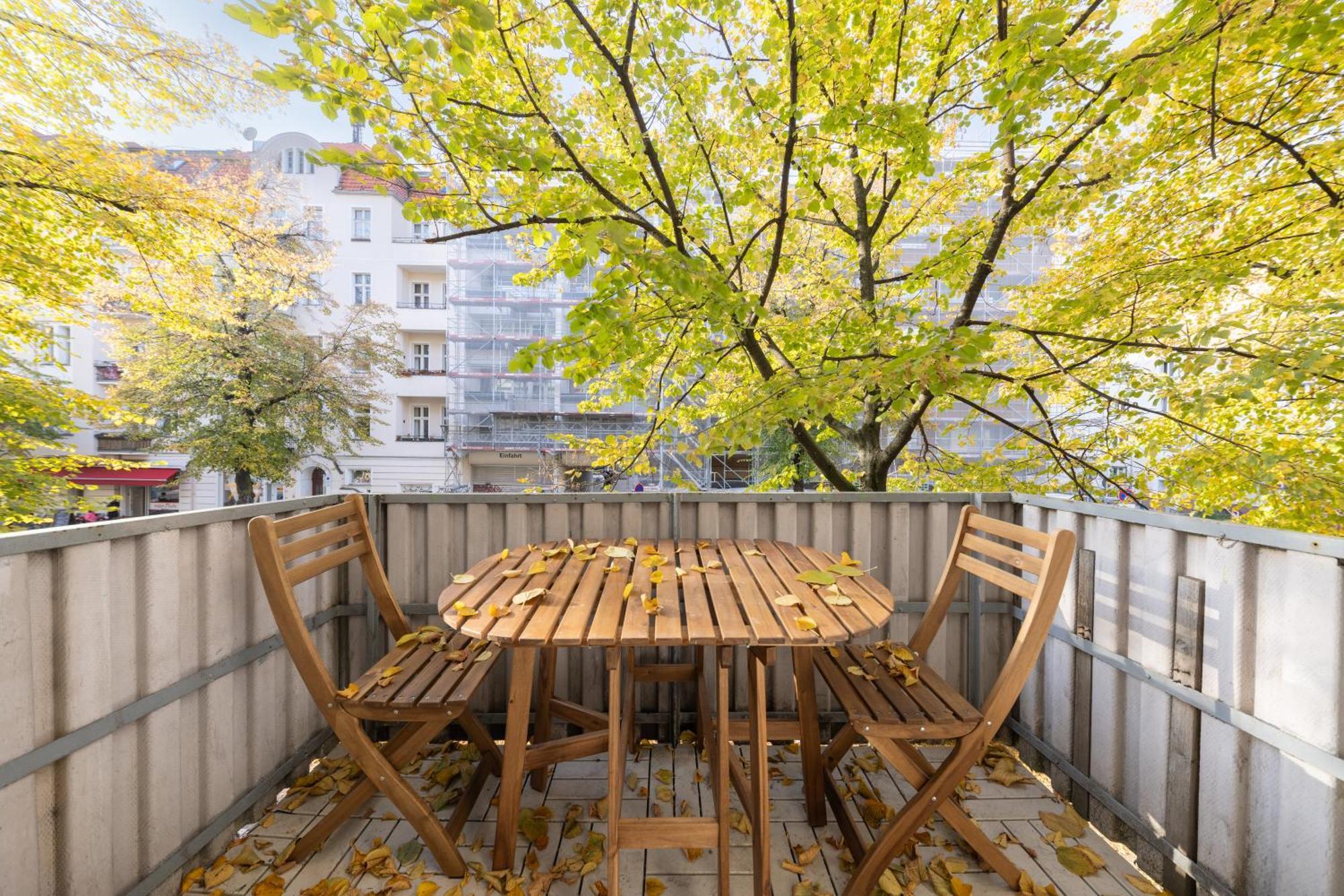 4 Grosse Kueche Balkon Am Maybachufer