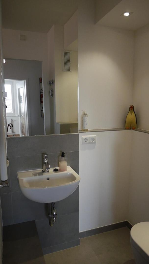 Ruhiges In Naehe Kurfuerstendamm Mit Eigener Regendusche Privat bolig Berlin