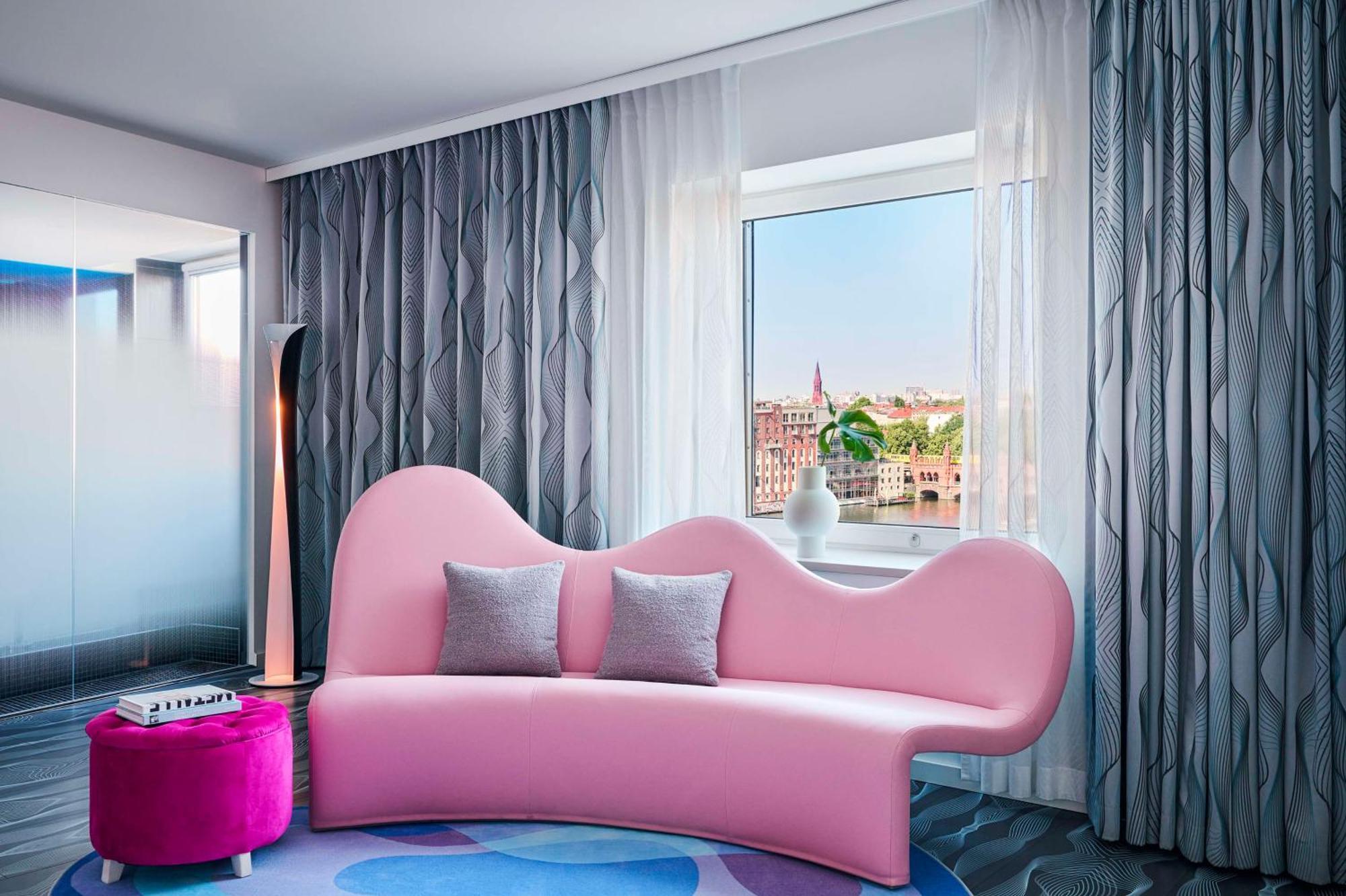 Nhow Hotell 4*