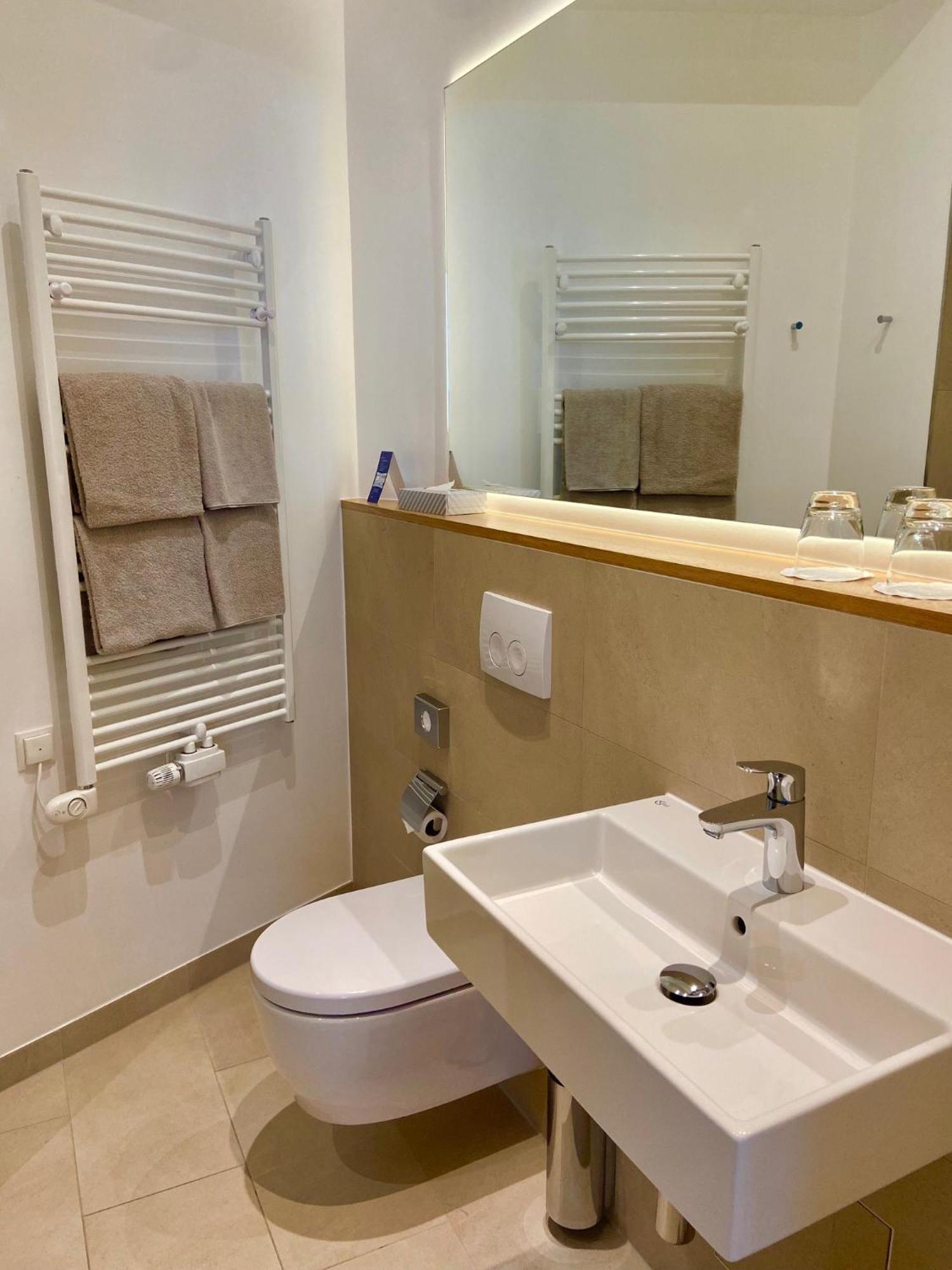 38 Hotell