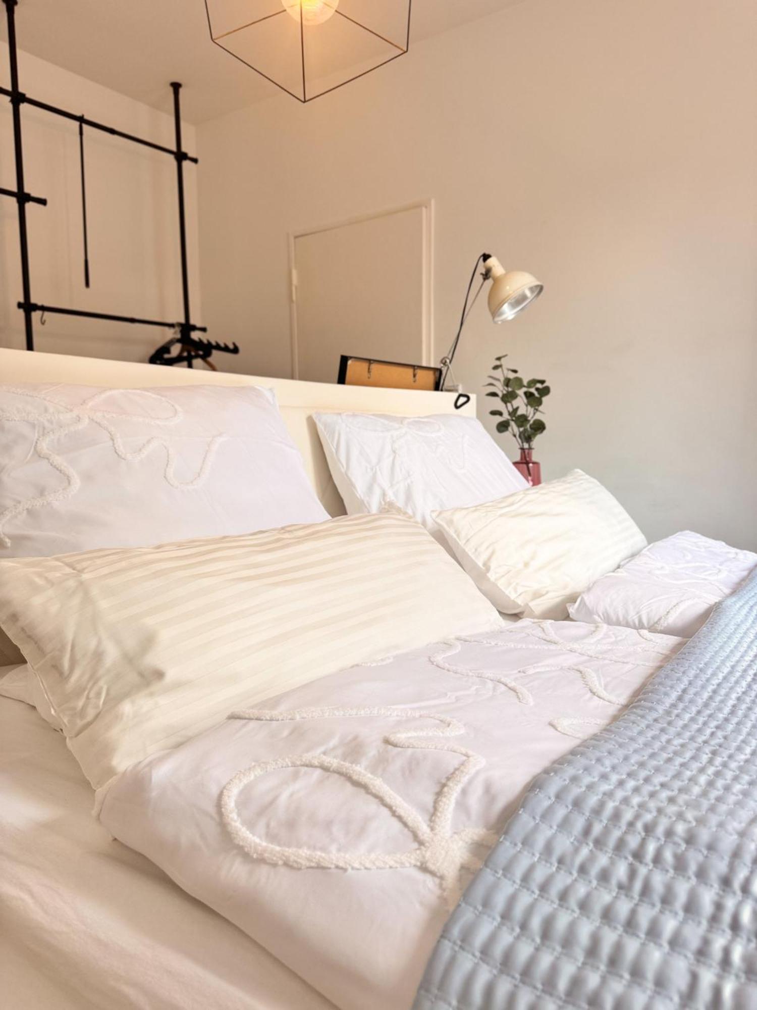 01 Bedroom In Mitte-up To 5 People-private Free Parking Berlin