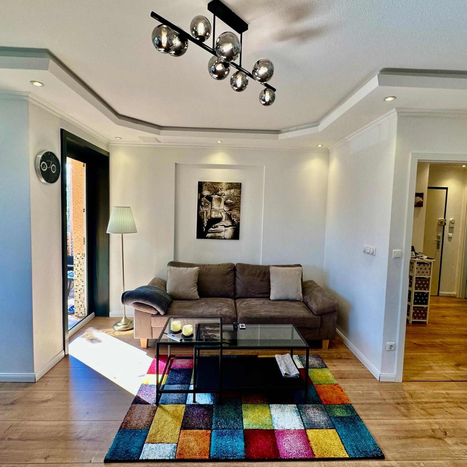 Southside - Kueche, Parkplatz, Balkon Apartment Berlin
