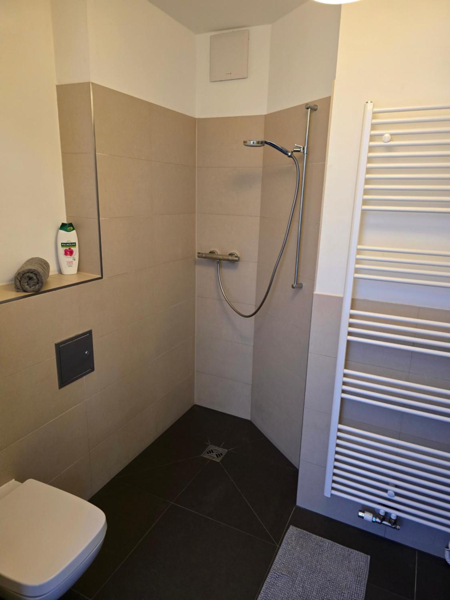 Appartement Luftiges Upcycling Im Eg - Zentral Berlin
