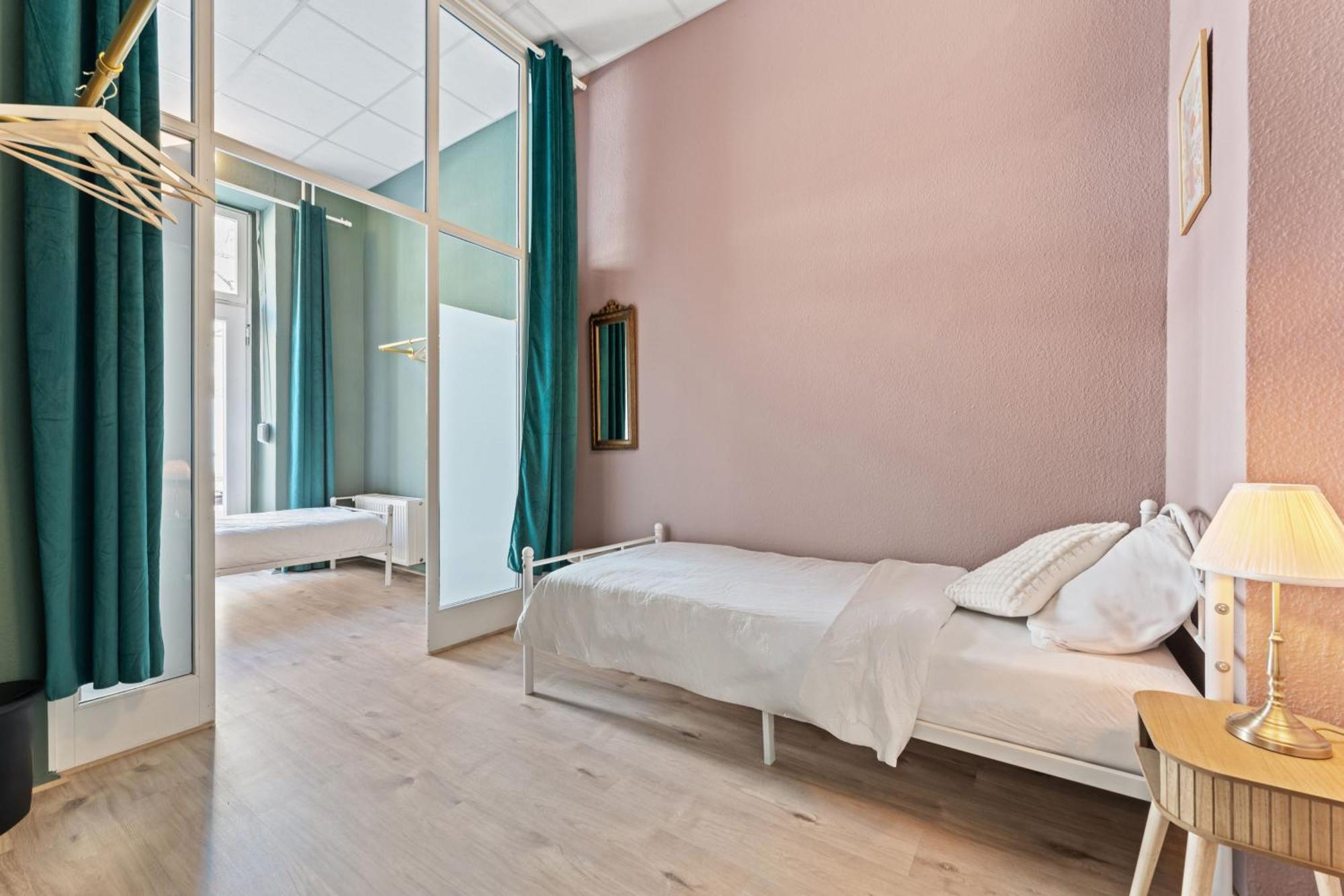 Grosse Schoene In Friedrichshain- Samaritakiez Berlin