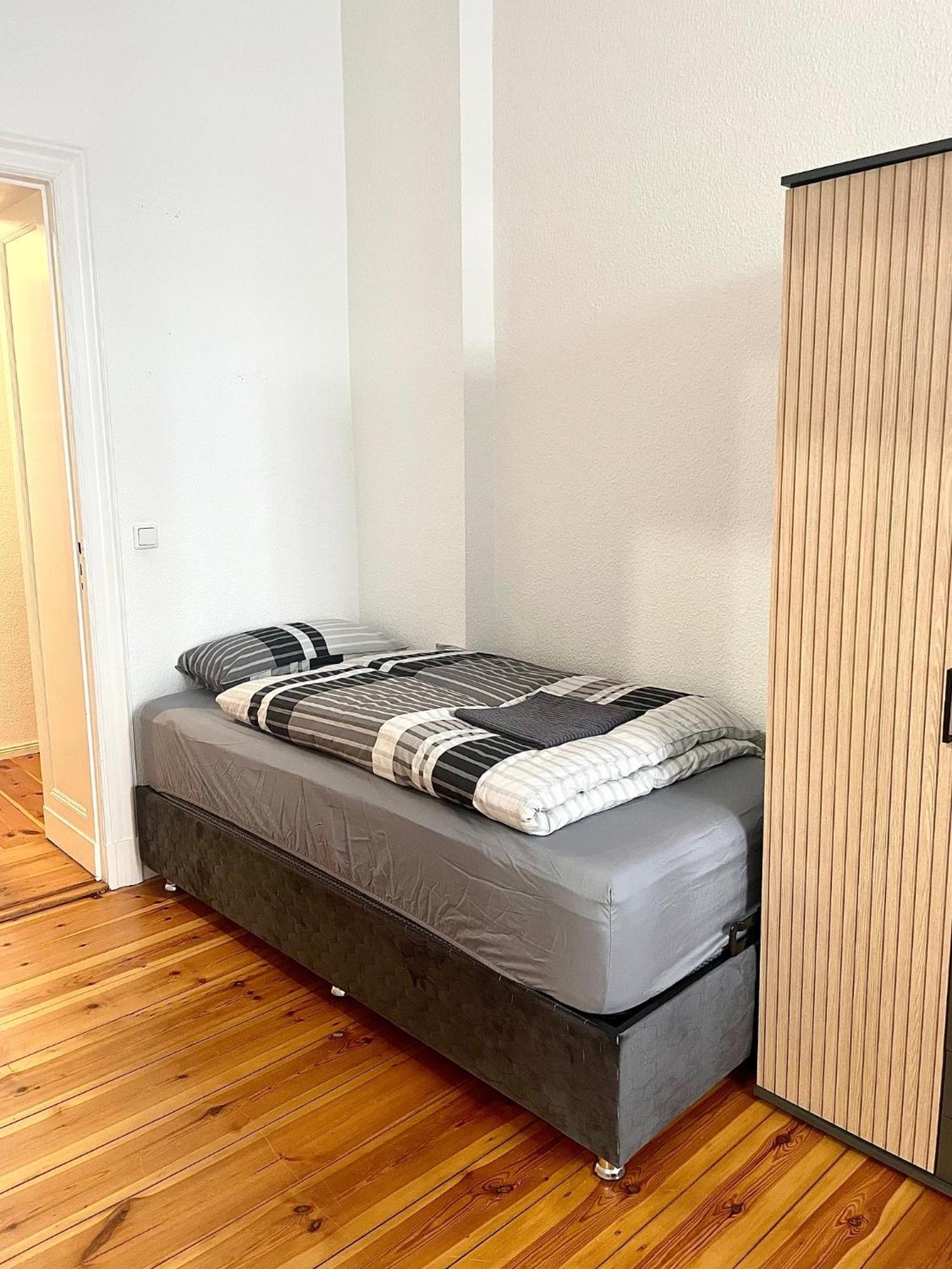 Appartement Sehr Zentrale Fuer Bis Zu 6 Gaeste - Nah Gelegen Zum Kurfuerstendamm, Potsdamer Platz Und Kreuzberg In 10 Minuten *