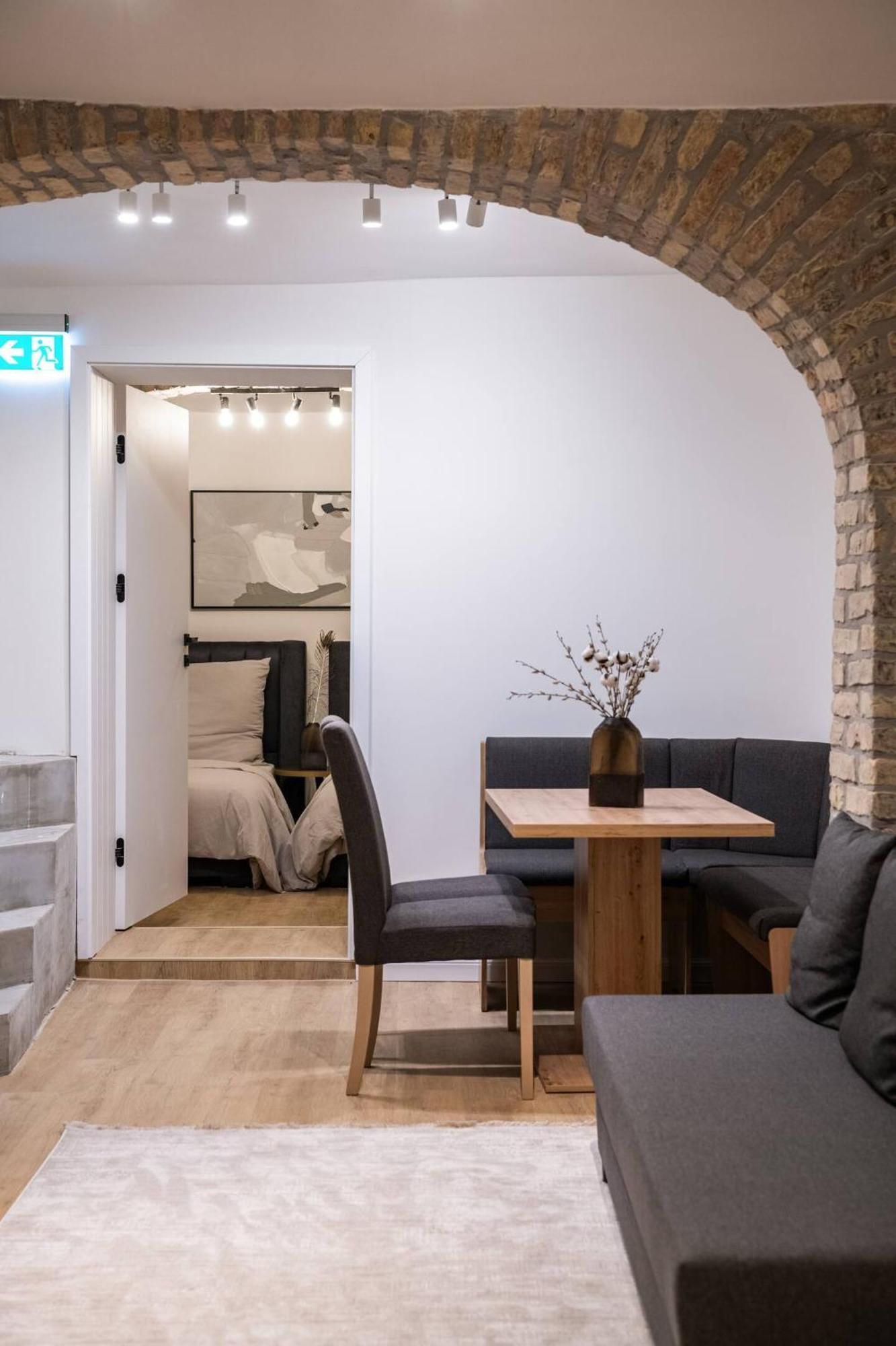 Spacious Apartments In Mitte- Feel The Citycenter