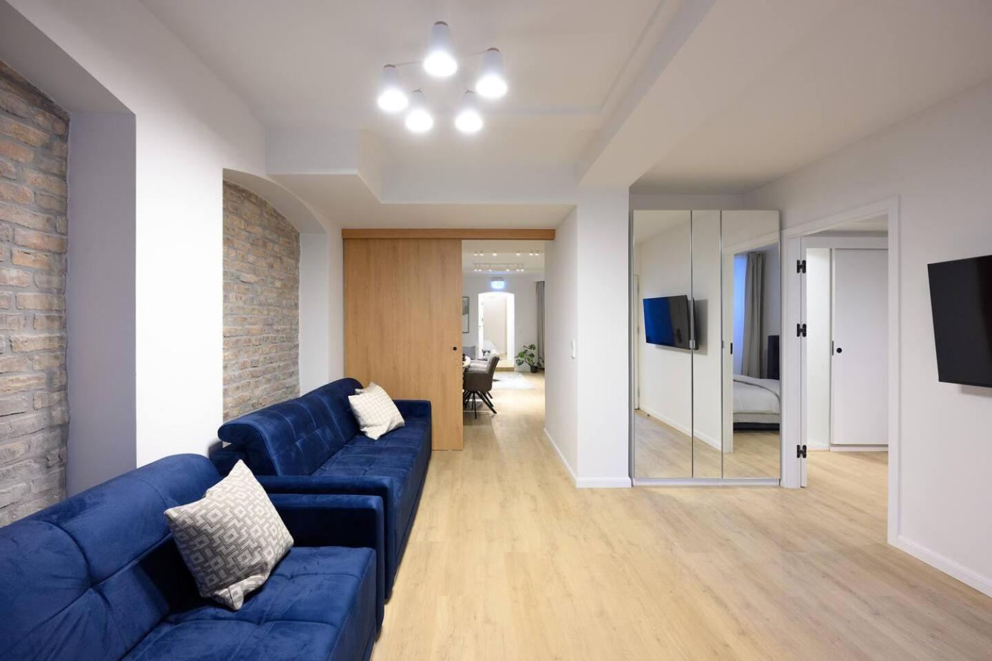 Spacious Apartments In Mitte- Feel The Citycenter Apartment