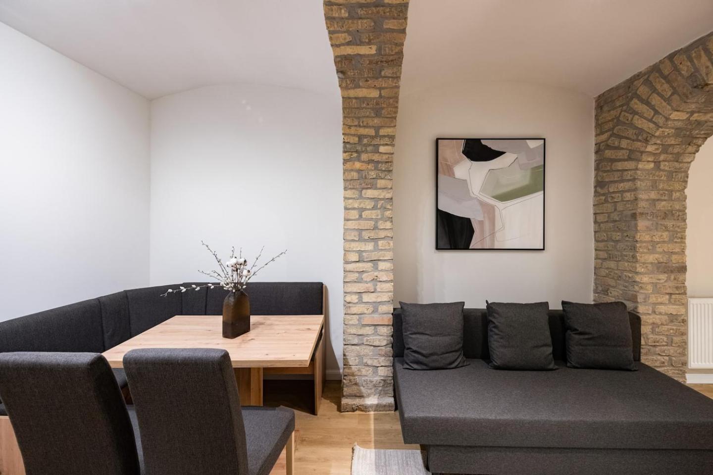 Spacious Apartments In Mitte- Feel The Citycenter *