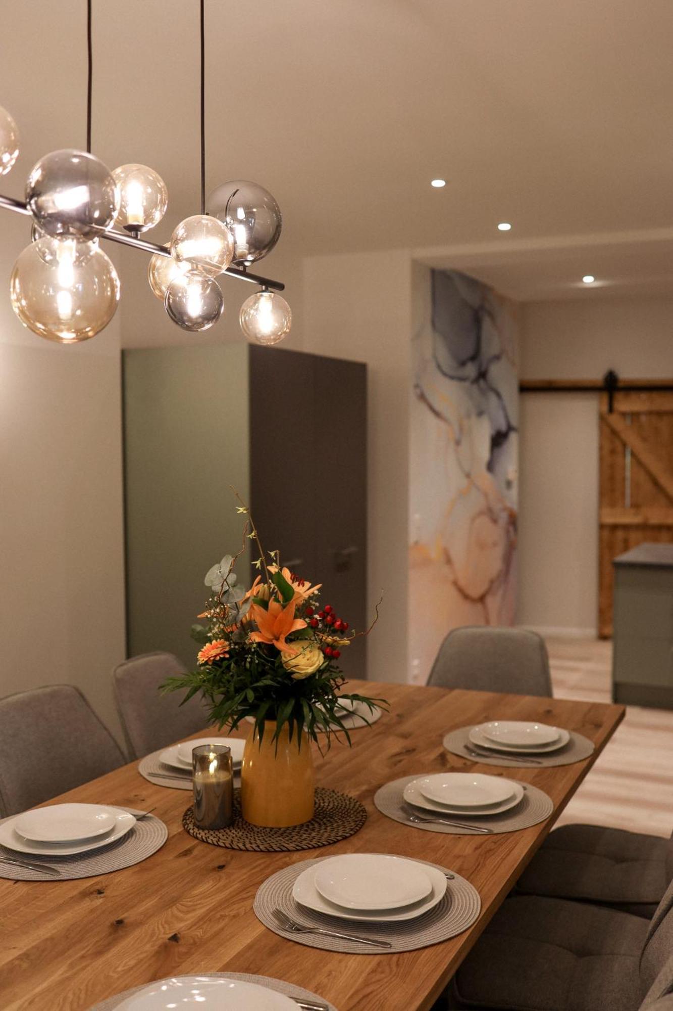 Apartment Oomph The Grand Group & Family Retreat