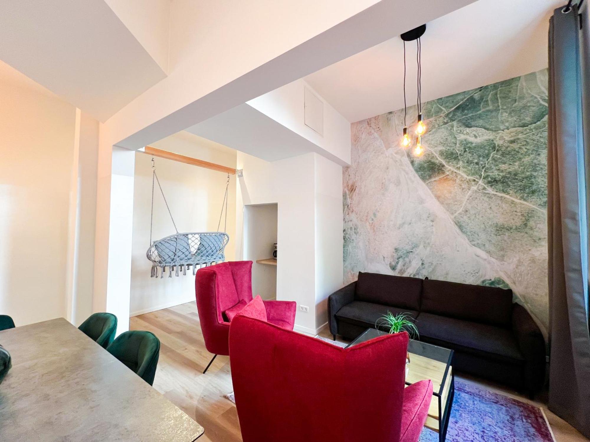 Oomph The Grand Group & Family Retreat Apartment *
