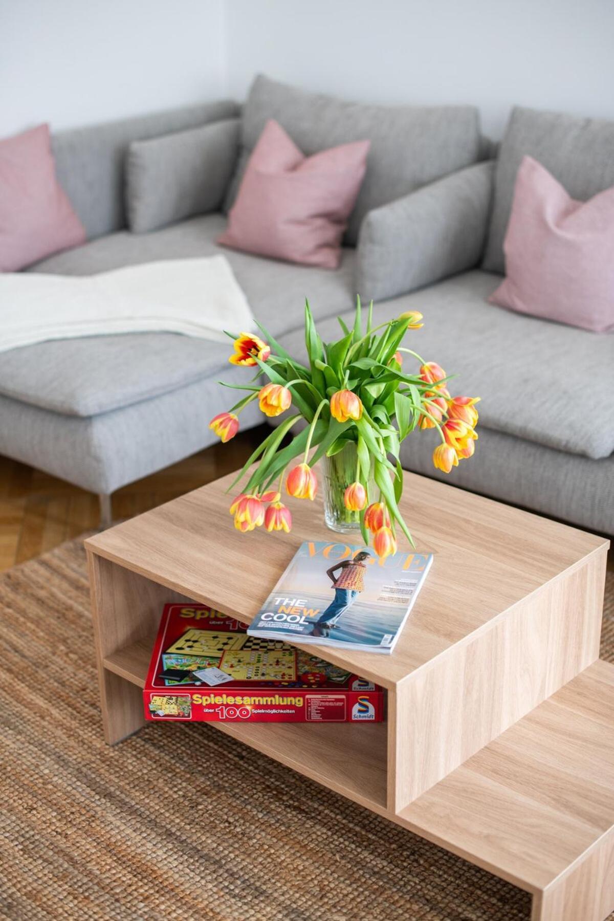 Apartment Kaiser 04 By Rockchair L Superhost Status L 3 Bedrooms Boxspringbeds 2 Bathrooms L Cozy Family & Business Flair 155 Sqm 3 Balcony 4th Floor Elevator Up To 10 Guests Welcomes You! Berlin