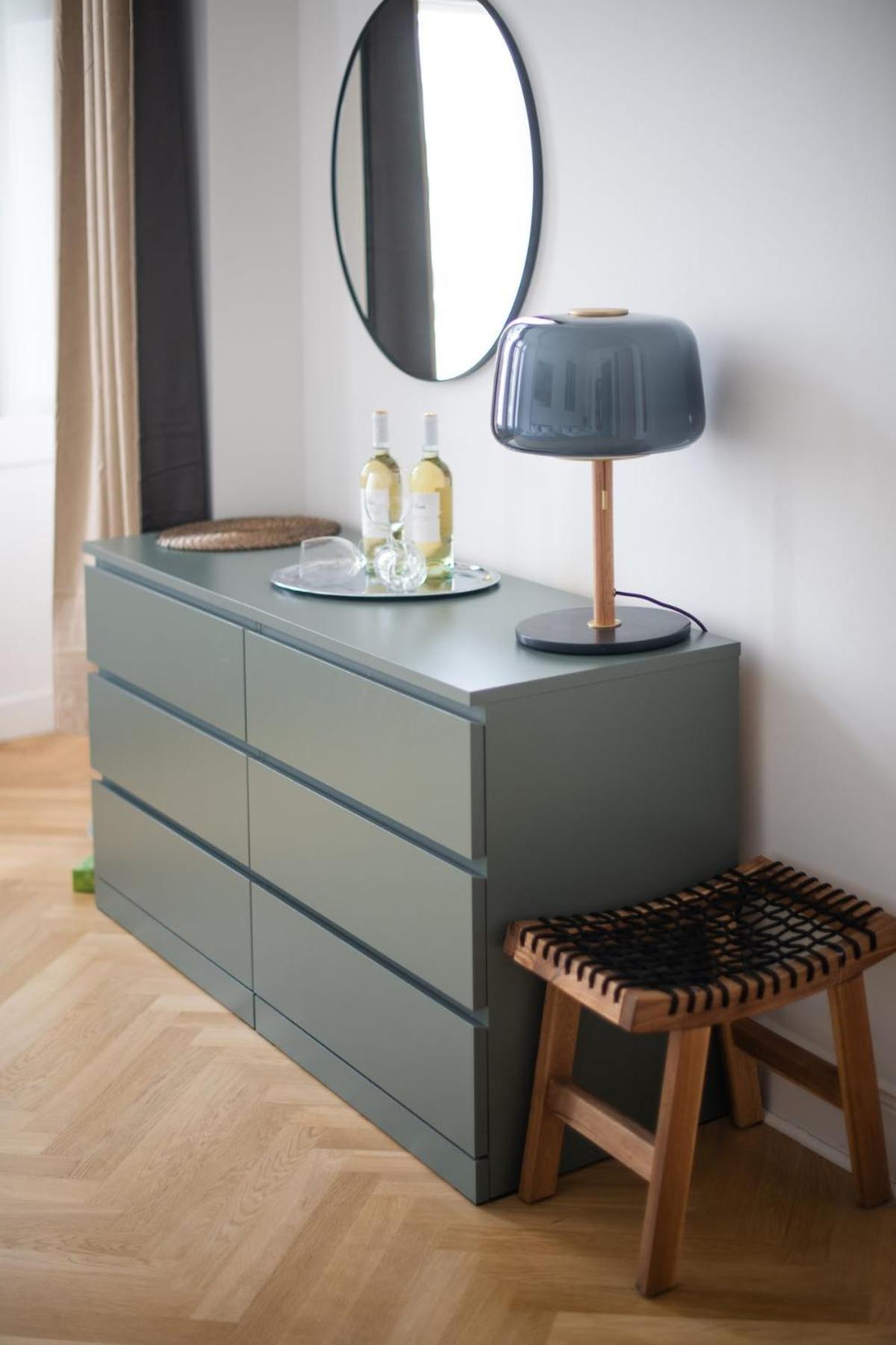 Kaiser 04 By Rockchair L Superhost Status L 3 Bedrooms Boxspringbeds 2 Bathrooms L Cozy Family & Business Flair 155 Sqm 3 Balcony 4th Floor Elevator Up To 10 Guests Welcomes You! *