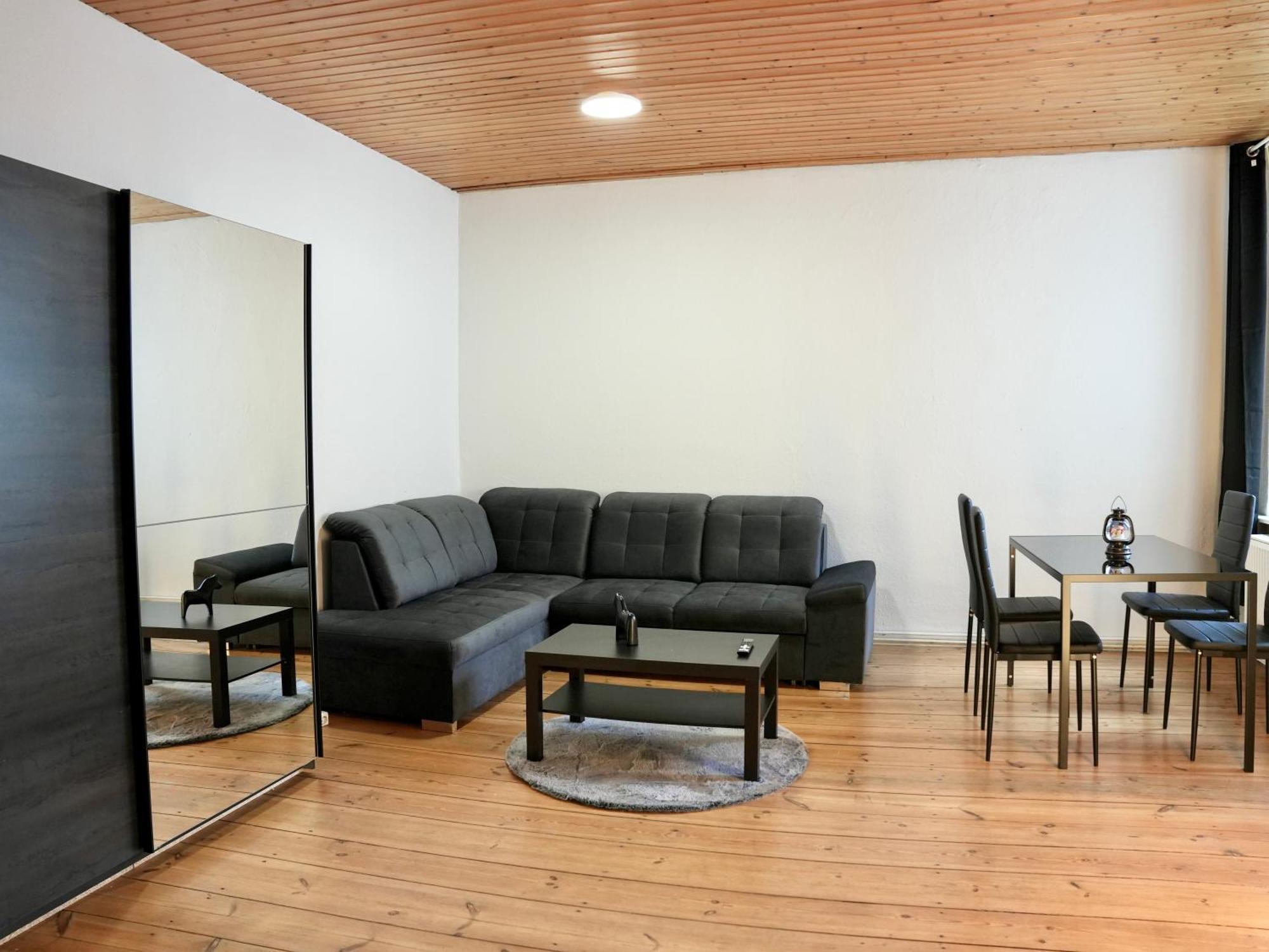 Charmante Altbau In Chb Appartement *