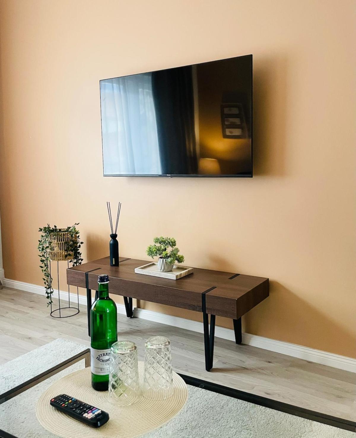 Stylish In Neukoelln Kiez Privat Parkplatz Apartment
