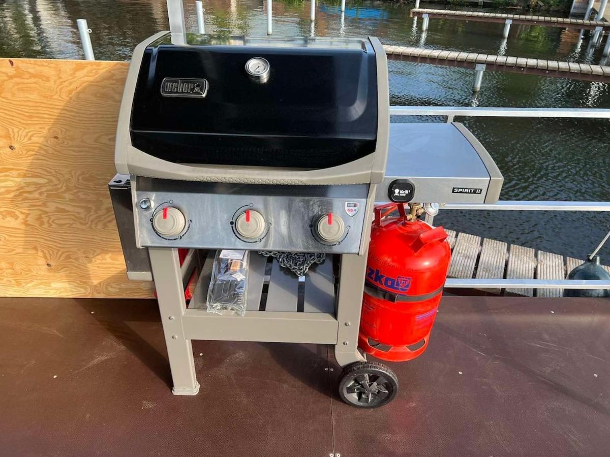 Party Grill Boot Botel Berlin