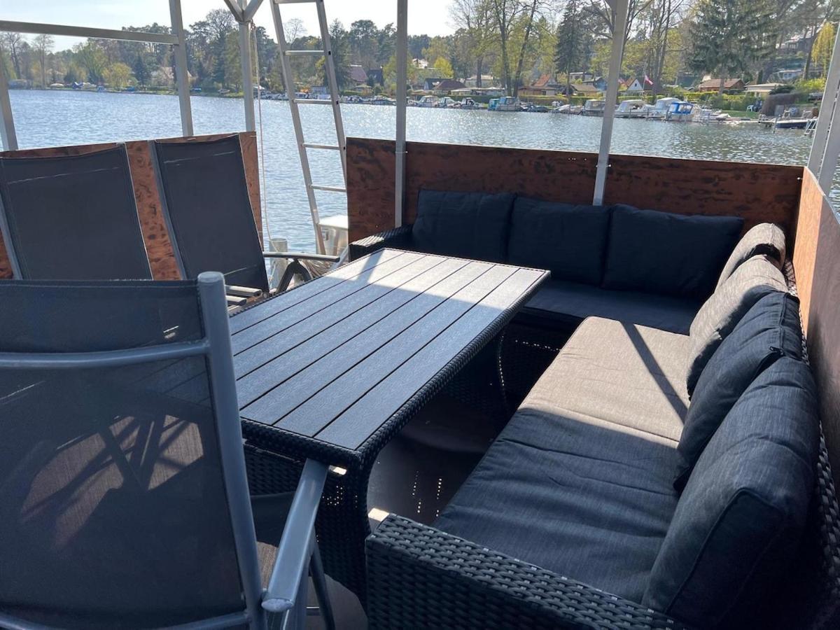Botel Party Grill Boot Berlin