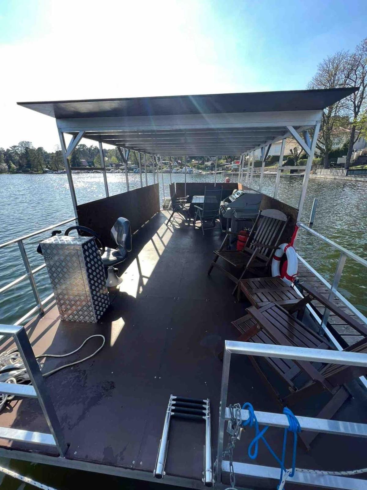 Botel Party Grill Boot