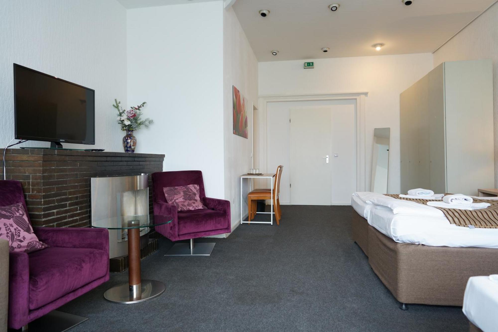 Ambert Hotel 3*