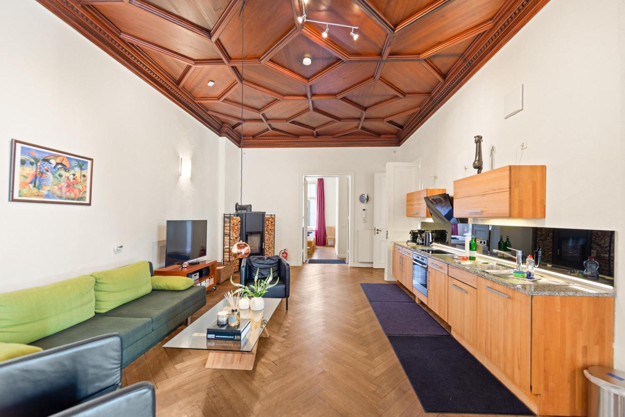 Aptc Downtown Monument4rent Near Checkpoint Charlie *