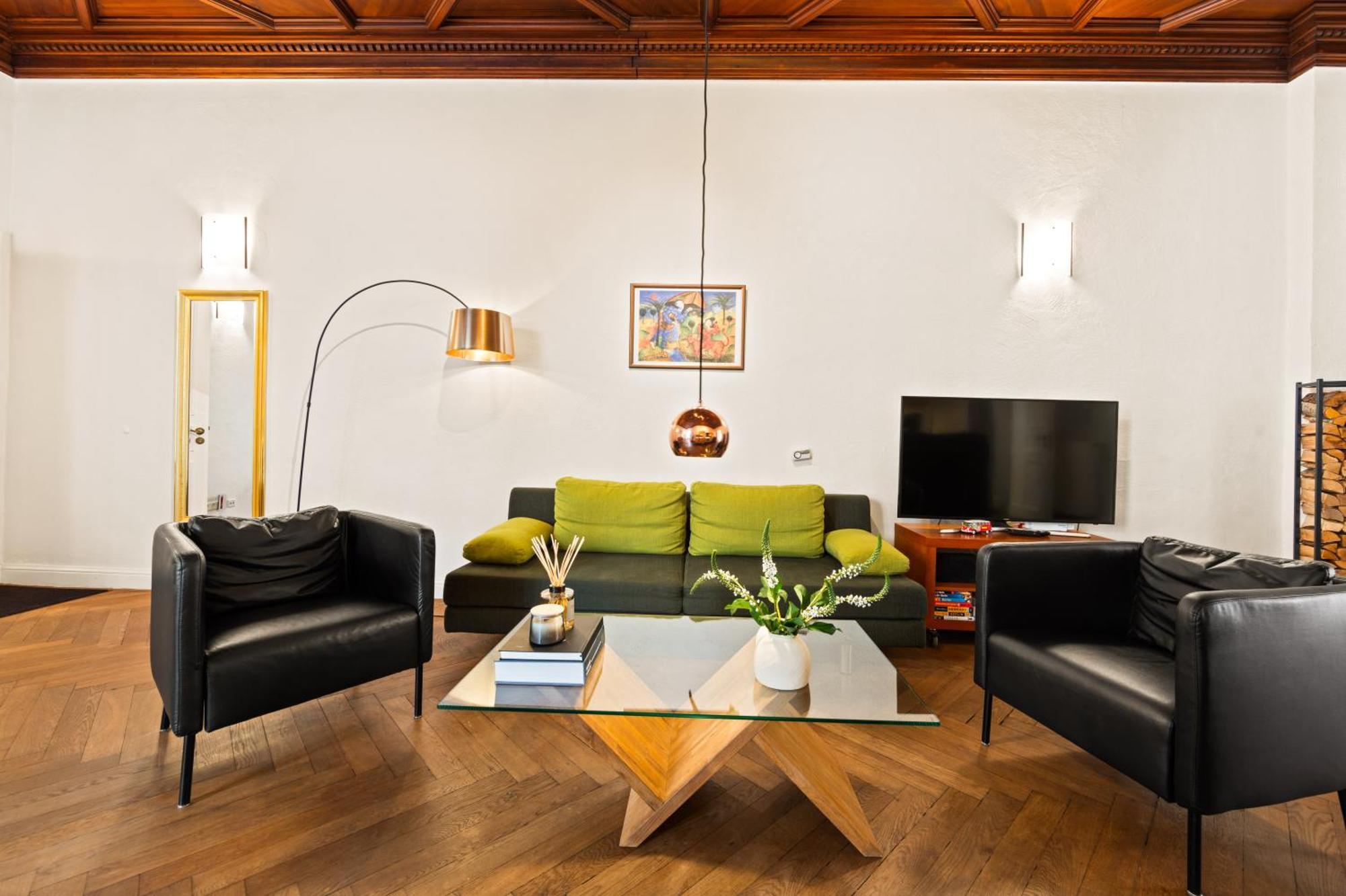 Aptc Downtown Monument4rent Near Checkpoint Charlie Apartment