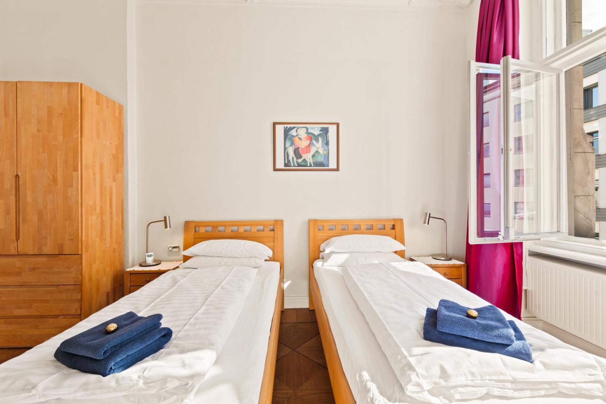 Aptc Downtown Monument4rent Near Checkpoint Charlie