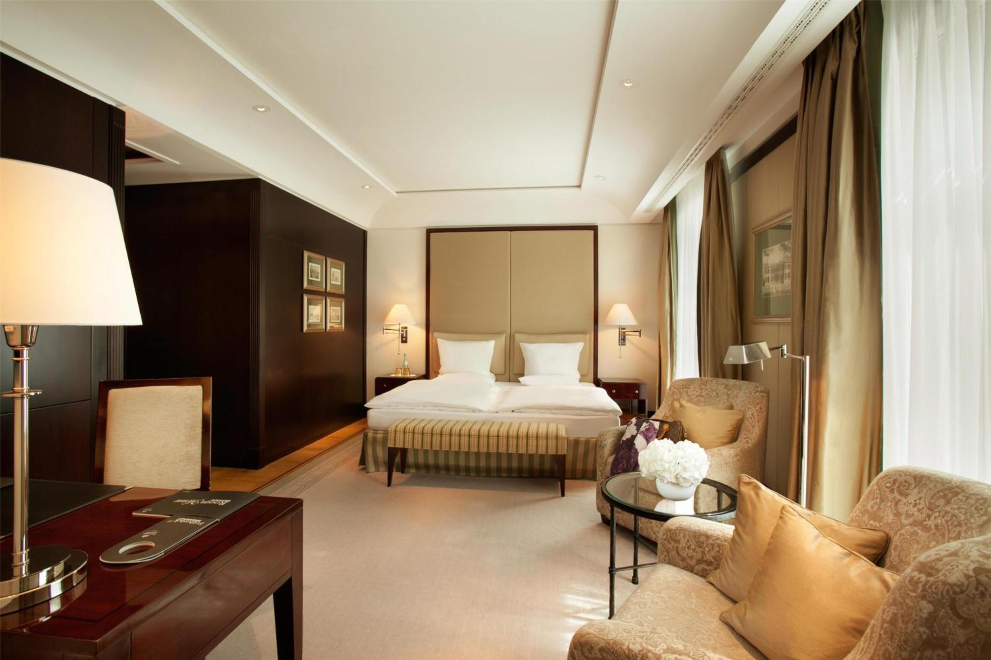 Adlon Kempinski 5*