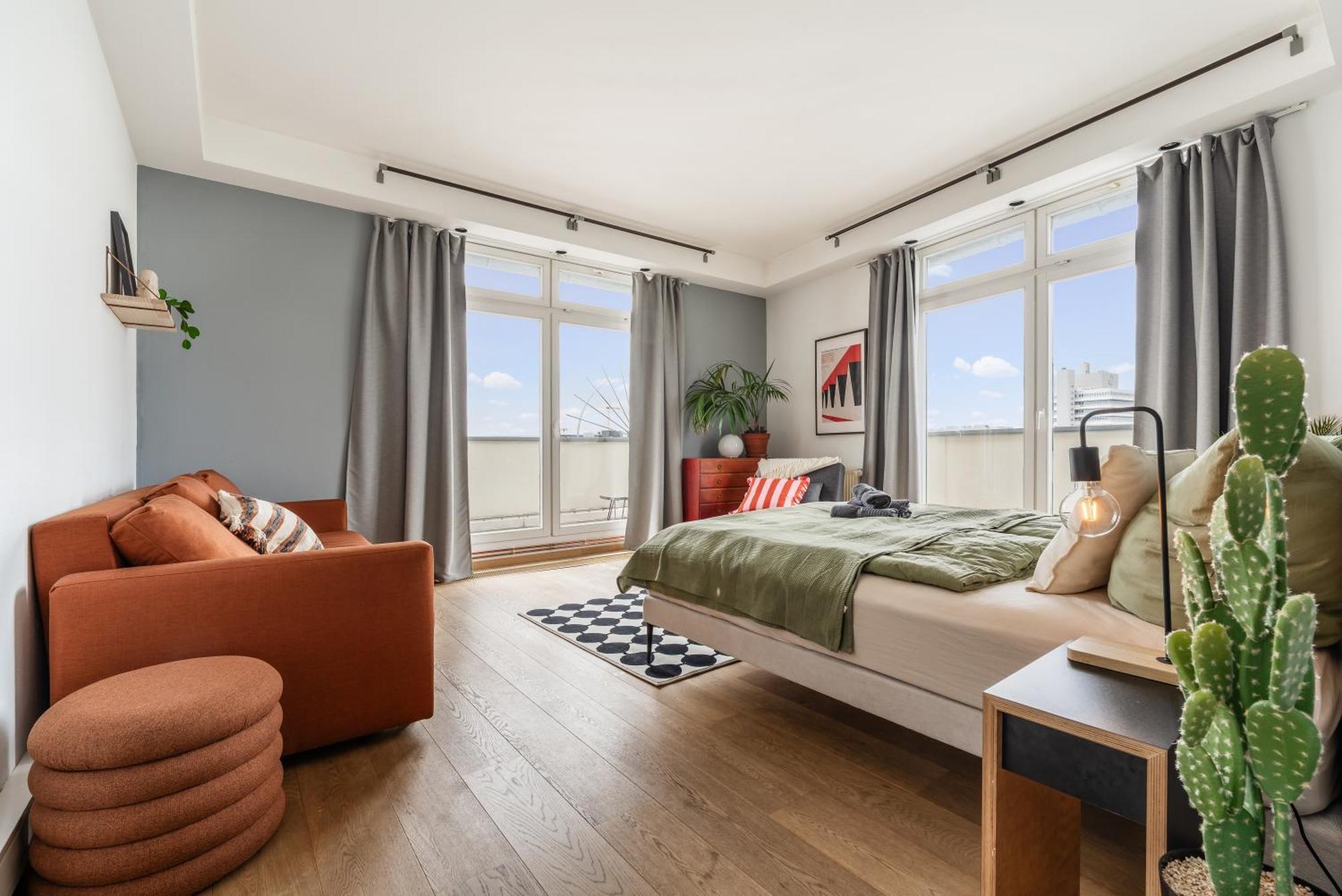 Big Urban Loft - Bis Zu 20 Personen - 180qm - 180 Grad Skyline Balkon * Berlin