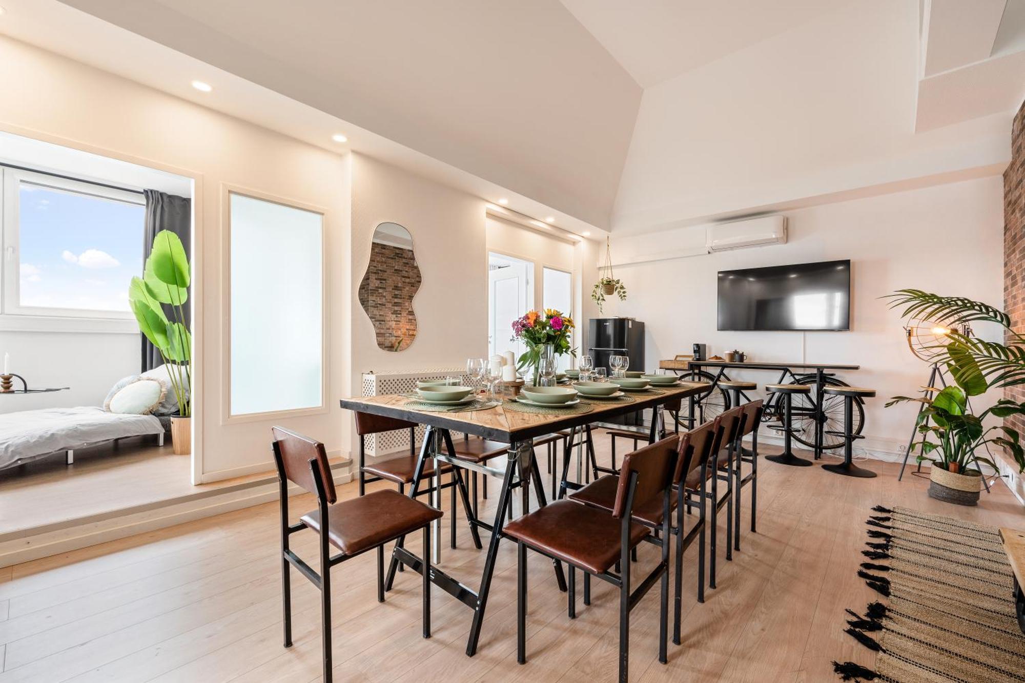 Big Urban Loft - Bis Zu 20 Personen - 180qm - 180 Grad Skyline Balkon Apartment