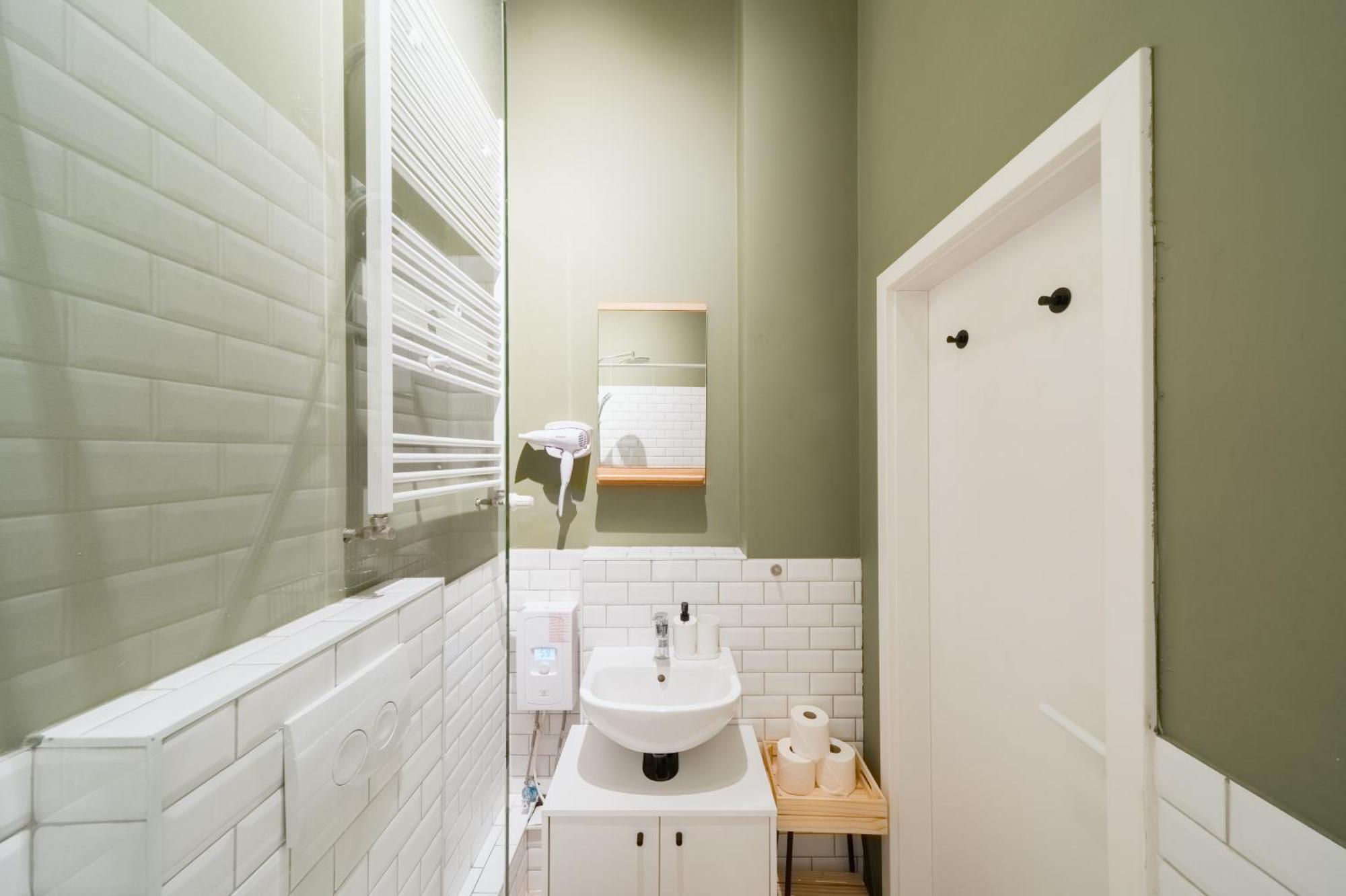 Homely - Heritage , Kingsize Bed , Kitchen , Wifi Appartement *