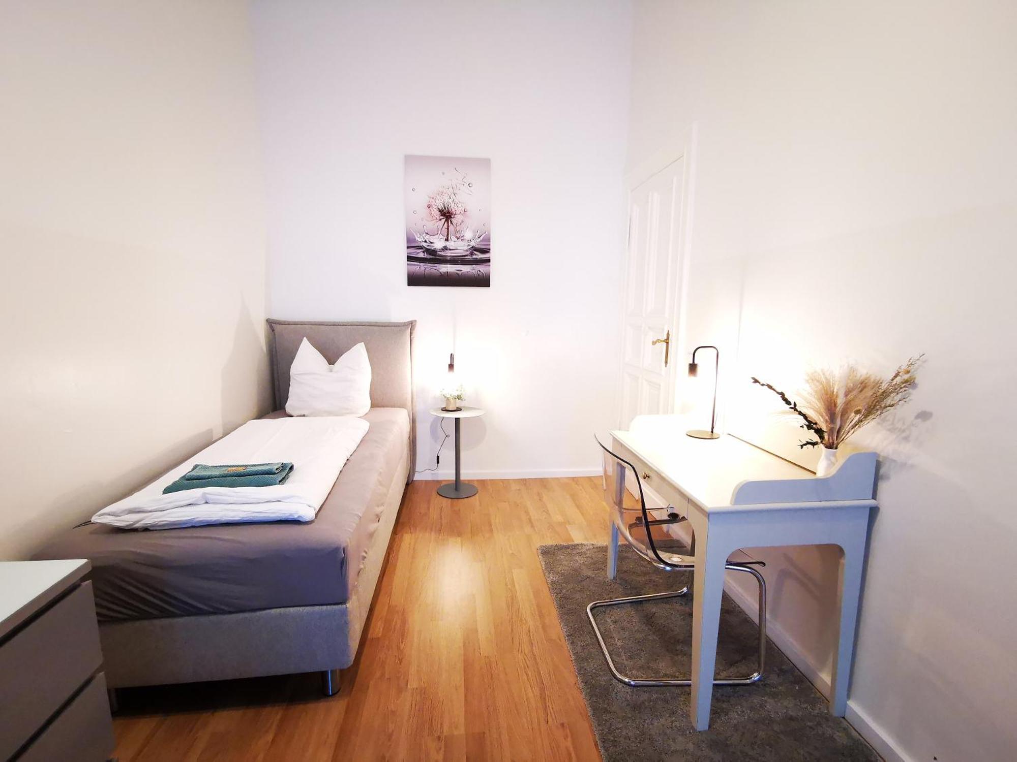 Conrad-b By Rockchair L Superhost Status L Super Flat, 3 Bedrooms 2 Bathrooms Welcomes You!