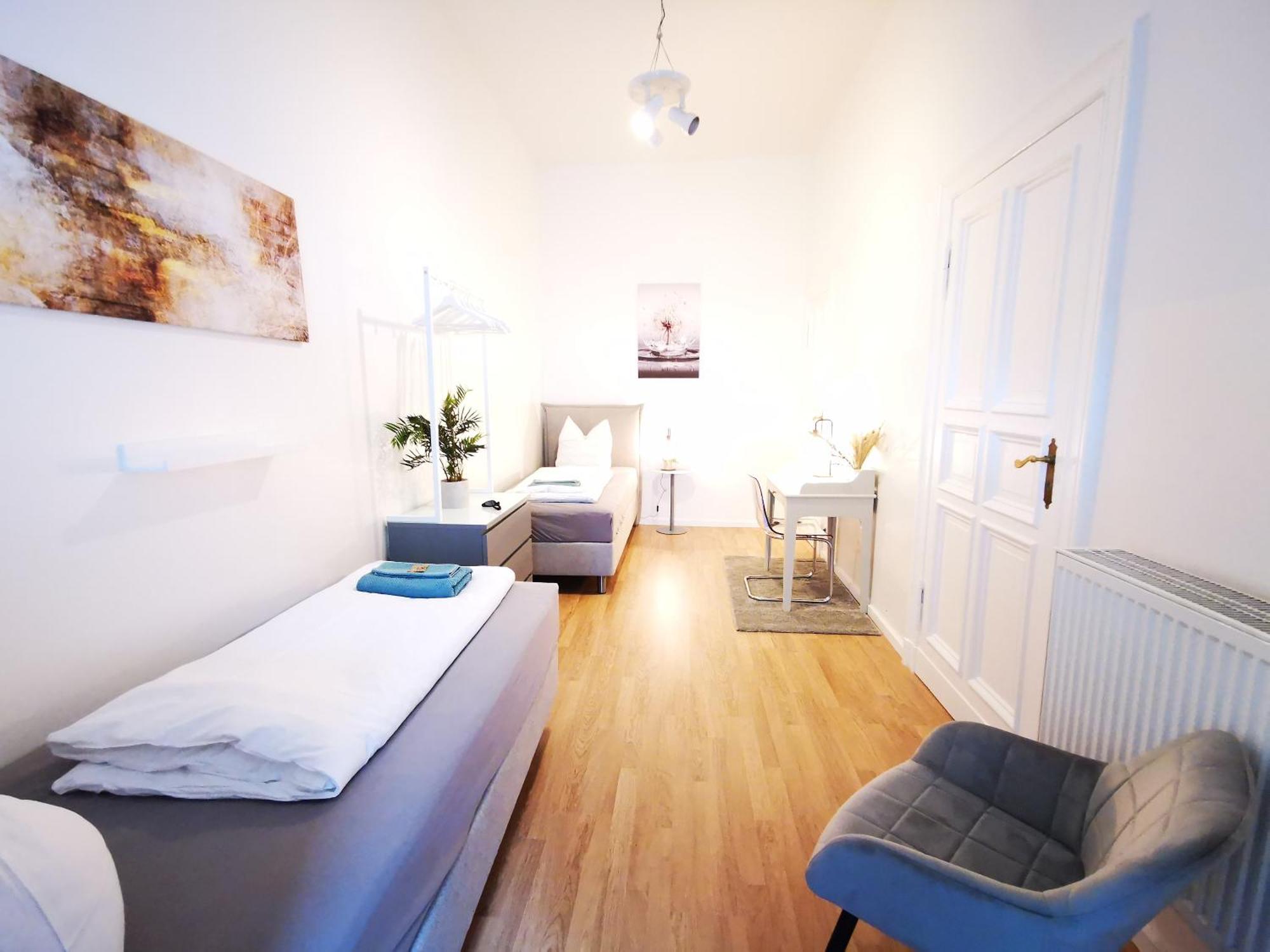 Conrad-b By Rockchair L Superhost Status L Super Flat, 3 Bedrooms 2 Bathrooms Welcomes You!