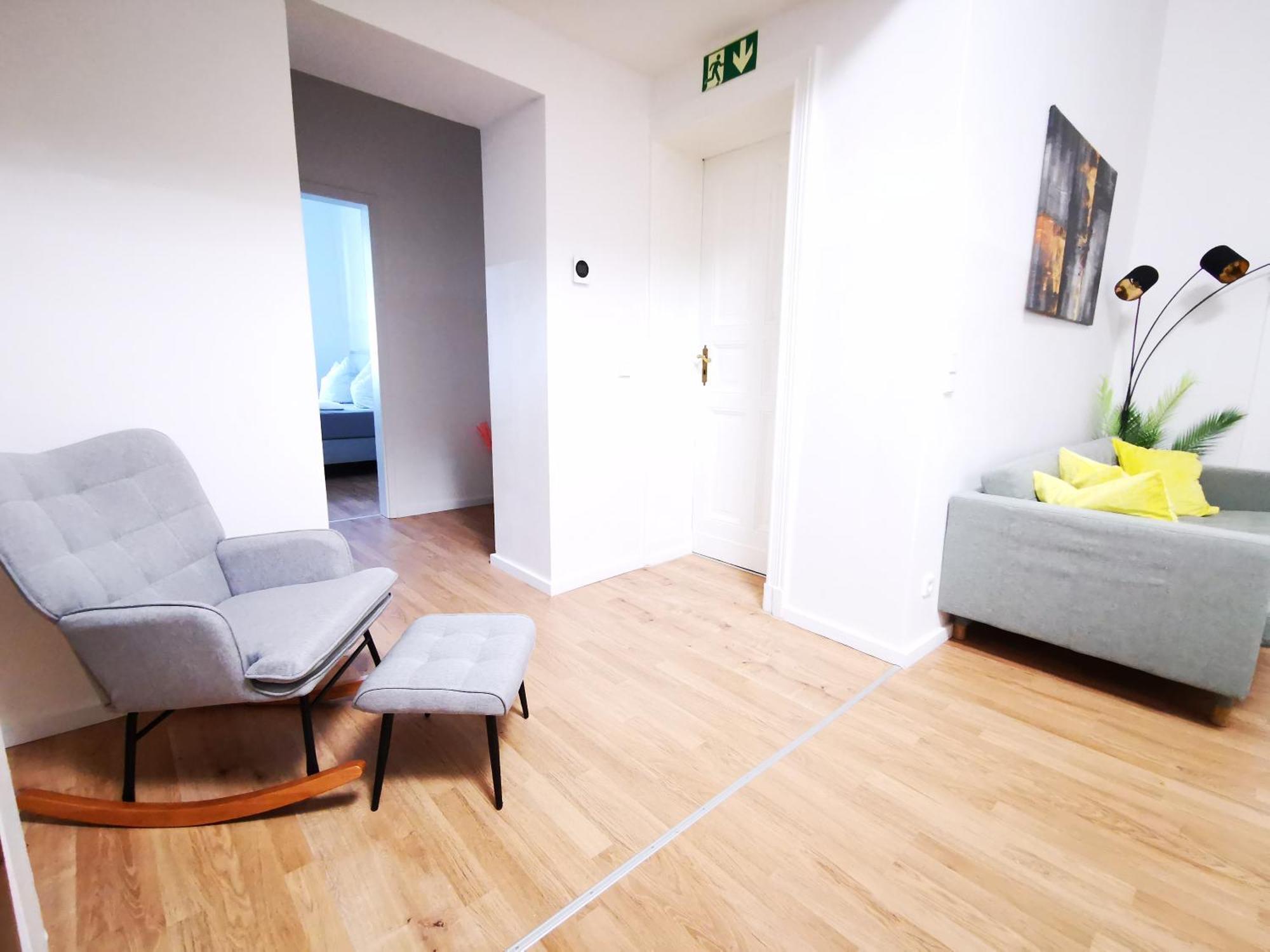 Conrad-b By Rockchair L Superhost Status L Super Flat, 3 Bedrooms 2 Bathrooms Welcomes You! Apartment