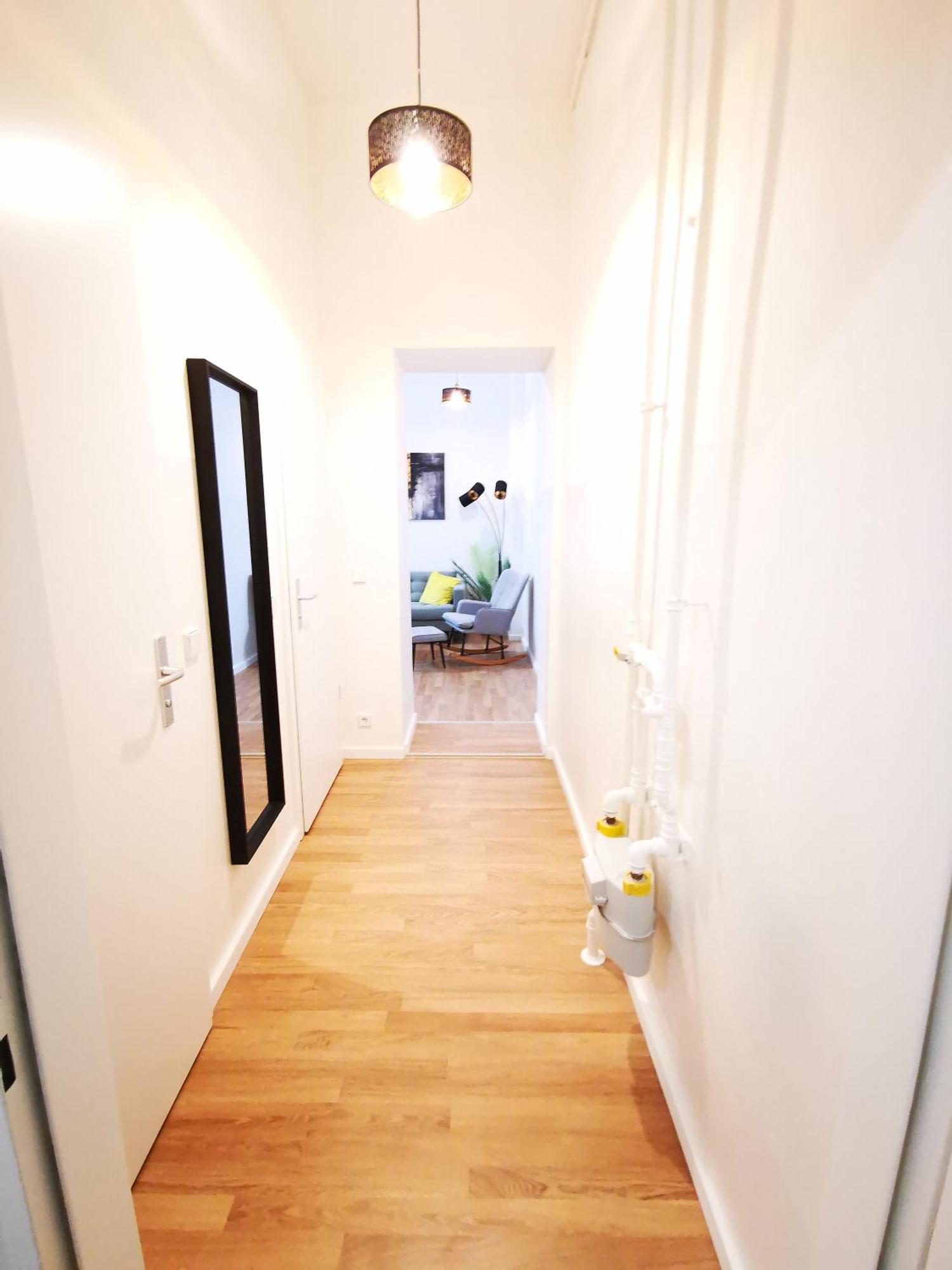 Conrad-b By Rockchair L Superhost Status L Super Flat, 3 Bedrooms 2 Bathrooms Welcomes You! Berlin