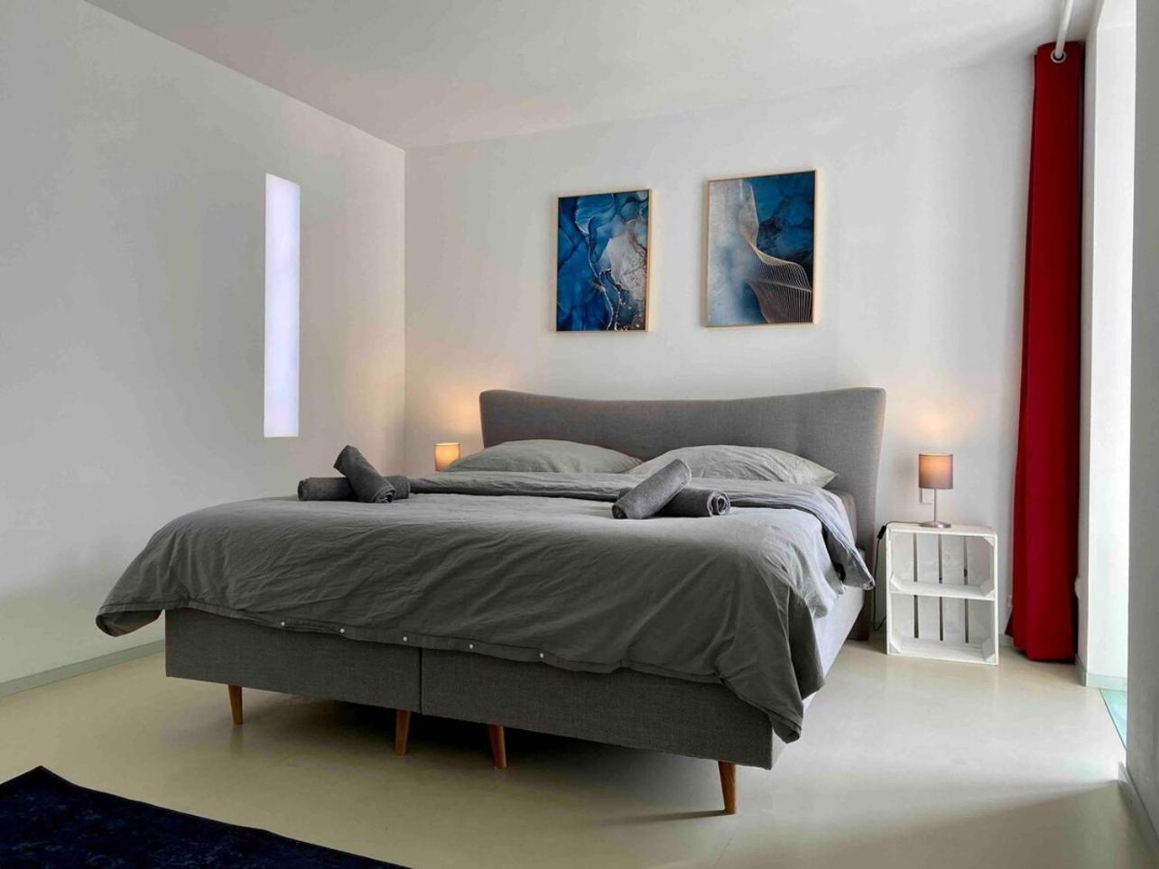 Loft With Pool Table, Kitchen Island & Gallery Apartment Berlin