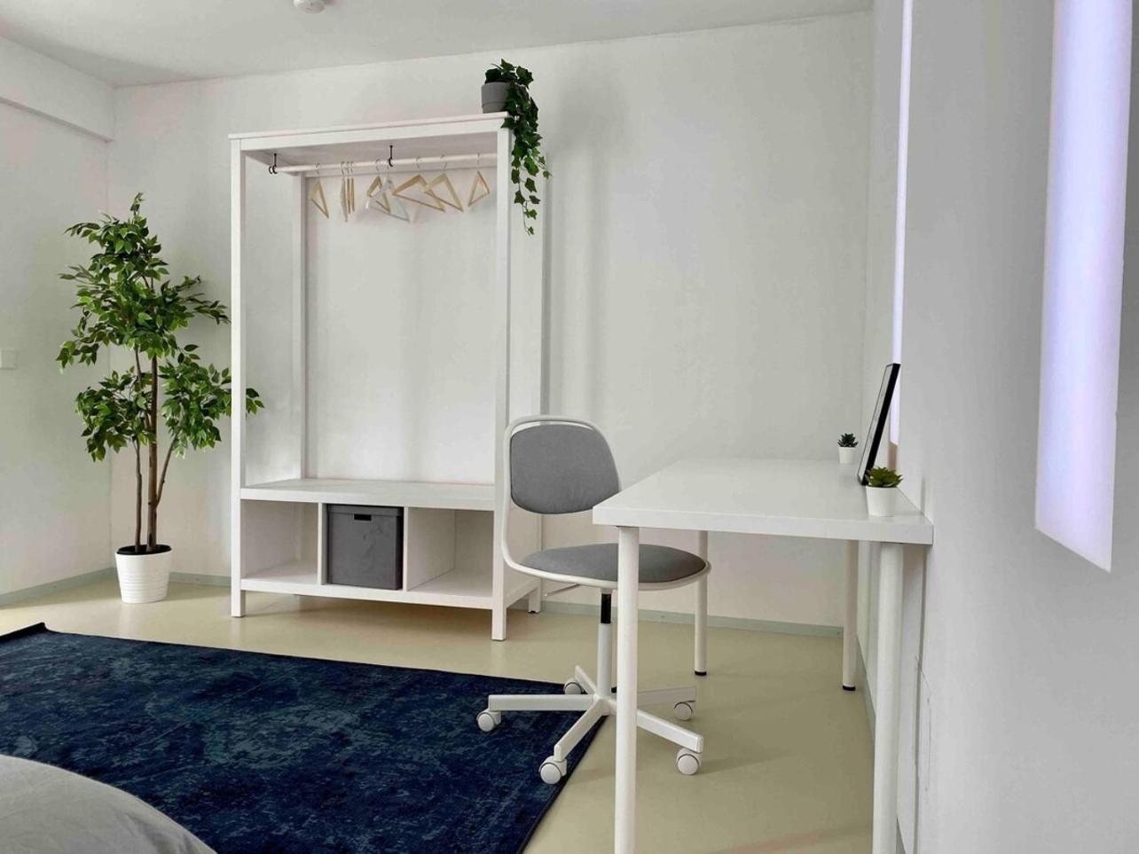 Loft With Pool Table, Kitchen Island & Gallery * Berlin