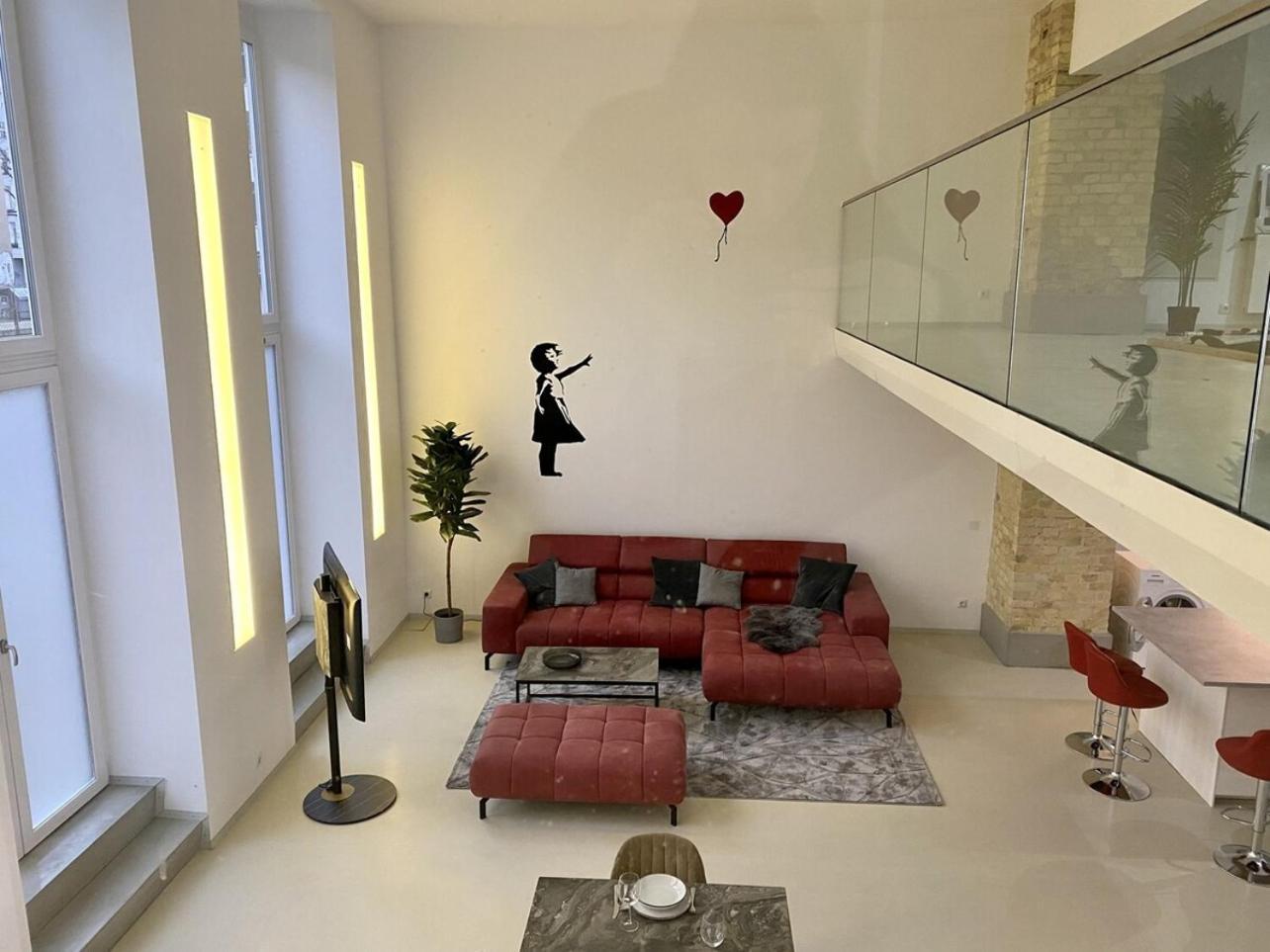 Loft With Pool Table, Kitchen Island & Gallery Berlin