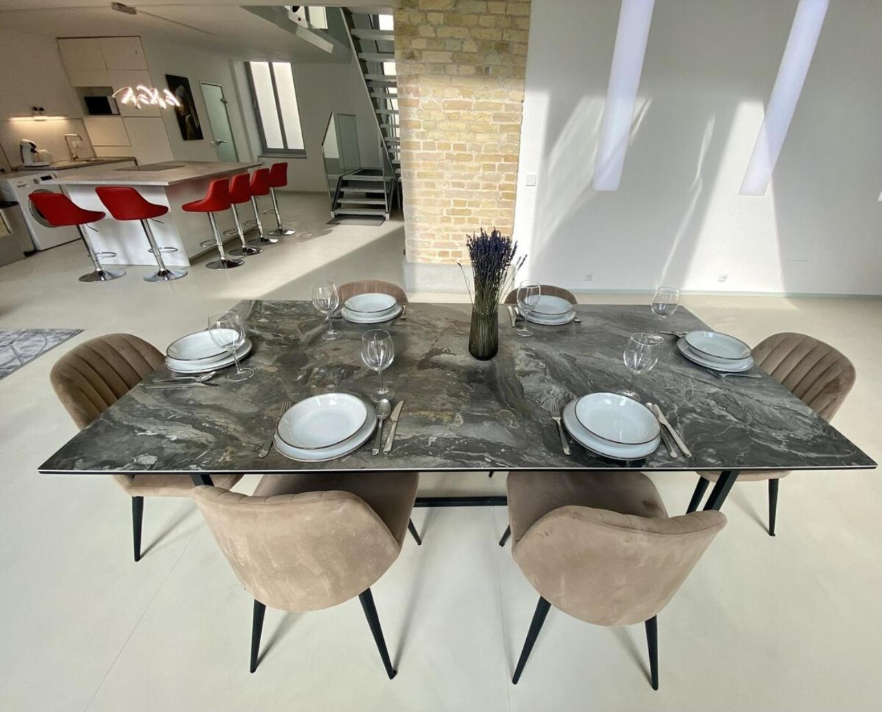 Apartment Loft With Pool Table, Kitchen Island & Gallery *
