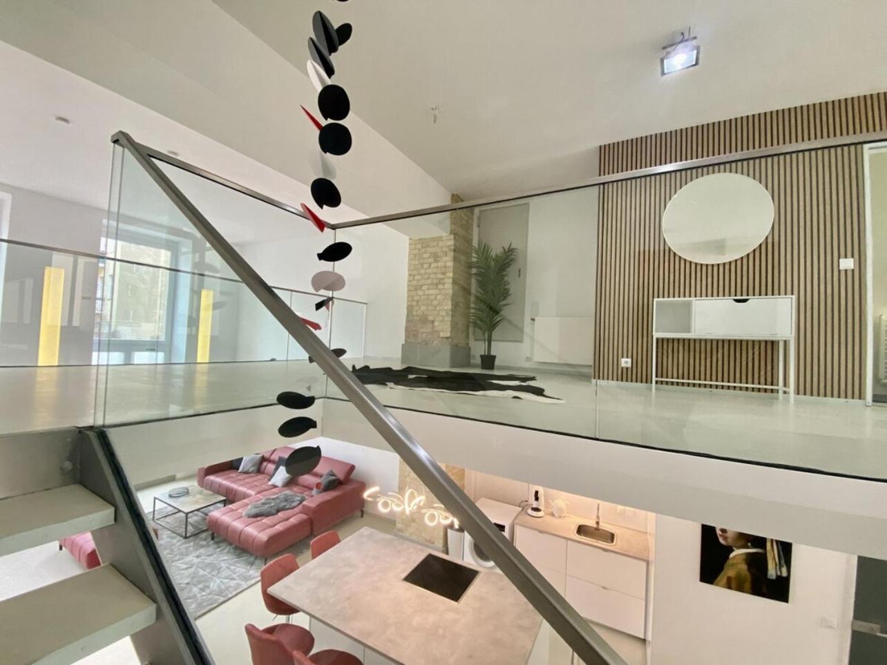 Loft With Pool Table, Kitchen Island & Gallery * Berlin