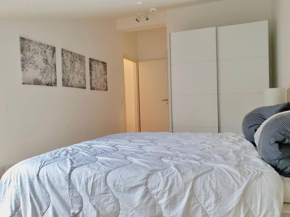 Ferienhaus Eiswerder - Inselwohnung In Der Havel Mit Balkon *