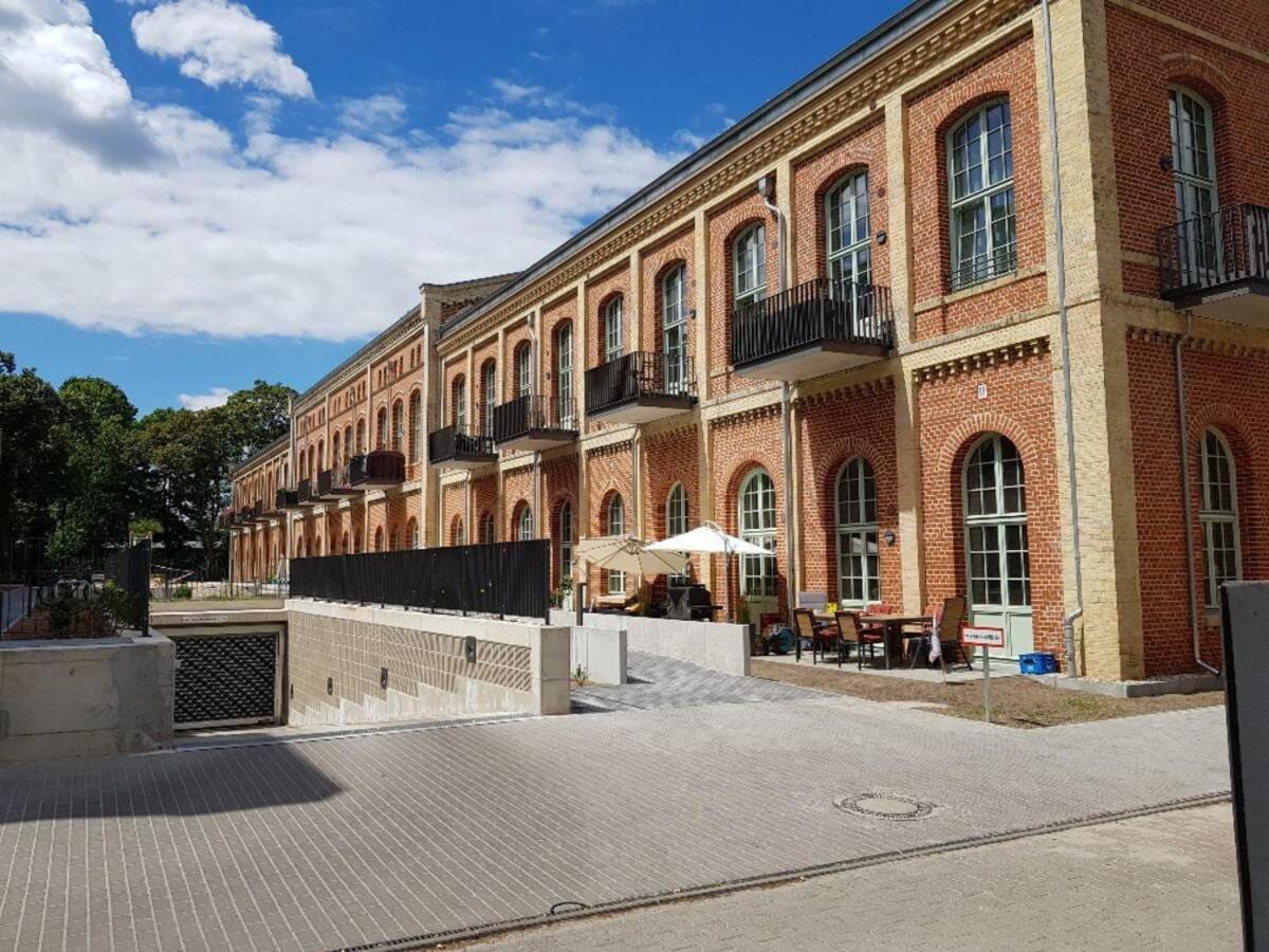 Ferienhaus Eiswerder - Inselwohnung In Der Havel Mit Balkon