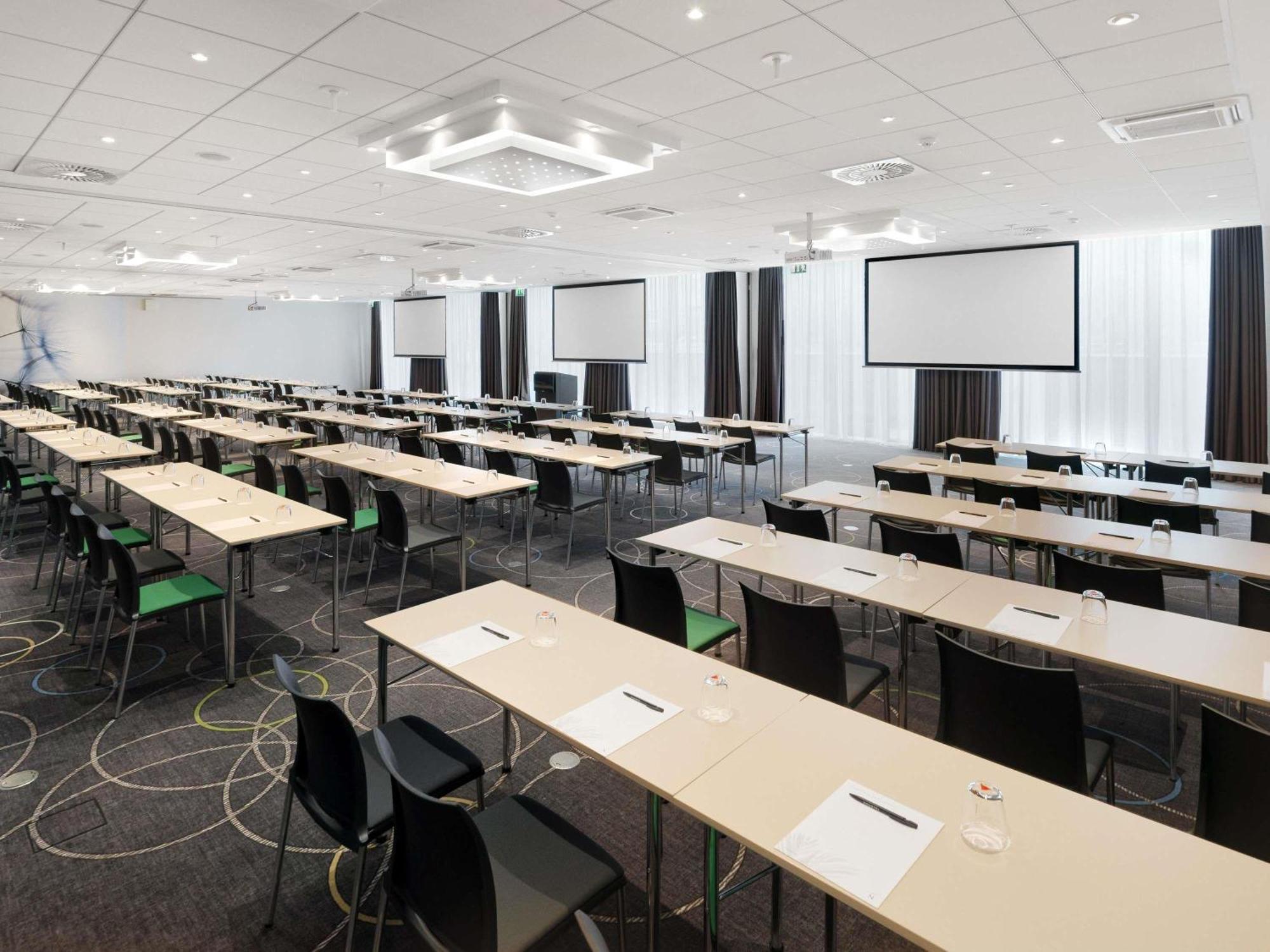 Hotel Novotel Mitte 4*