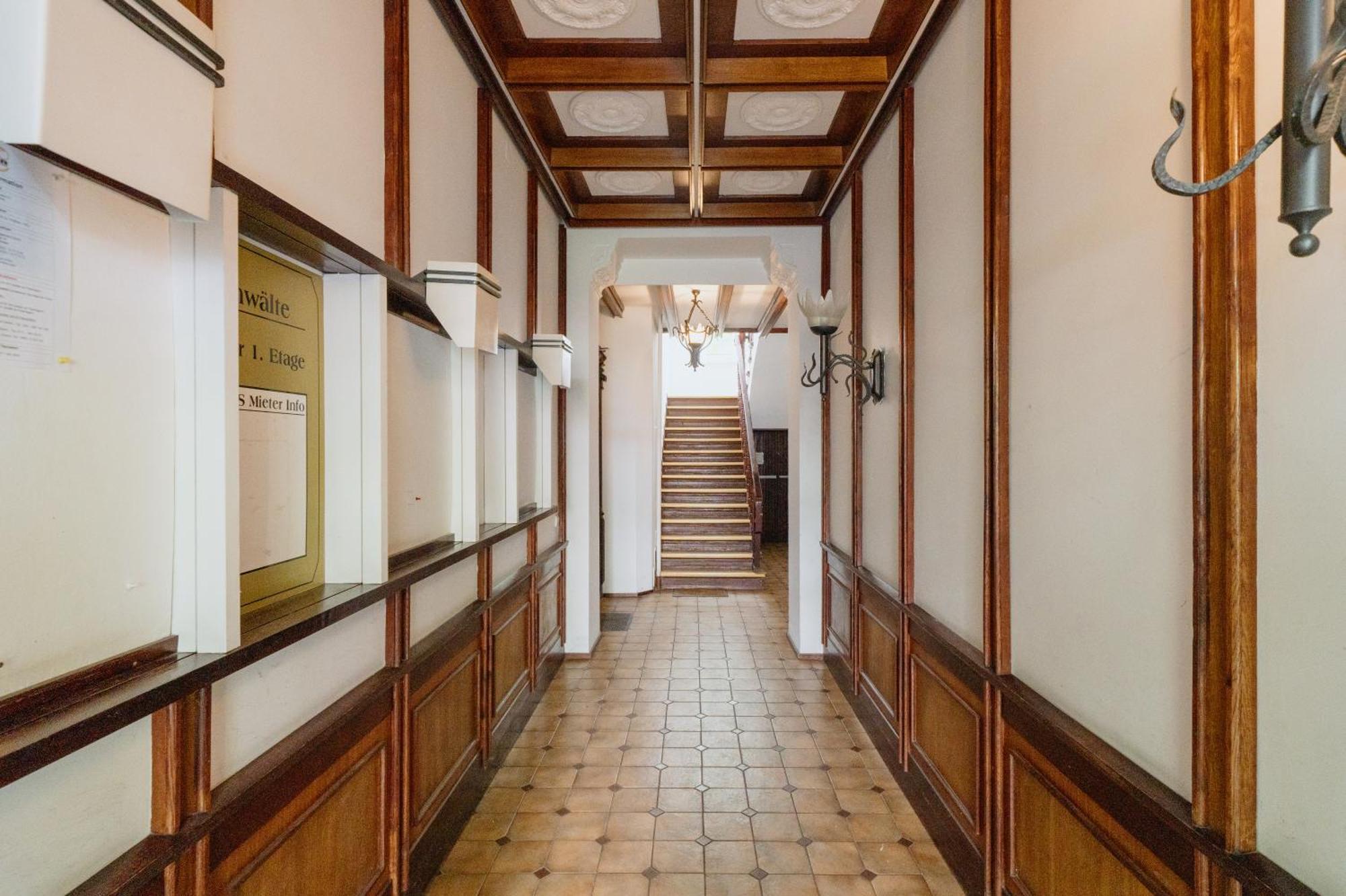 Lejlighed Homely - Library Style , Wooden Walls , Spacious , Friedrichshain *