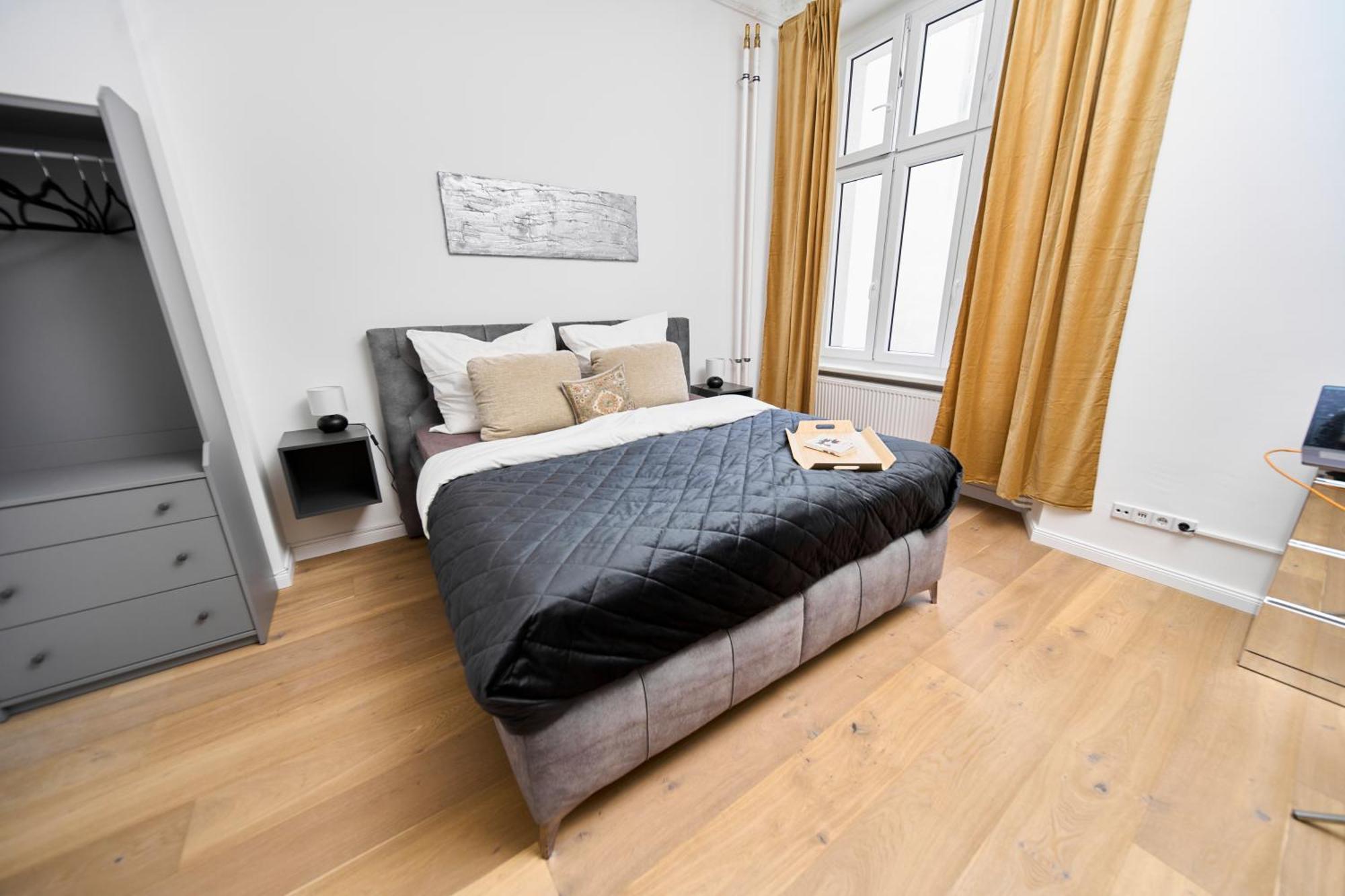 Apartment Loftly Kant99 - Zentral - 90m2 - Self Check-in - 300 Mbit Berlin