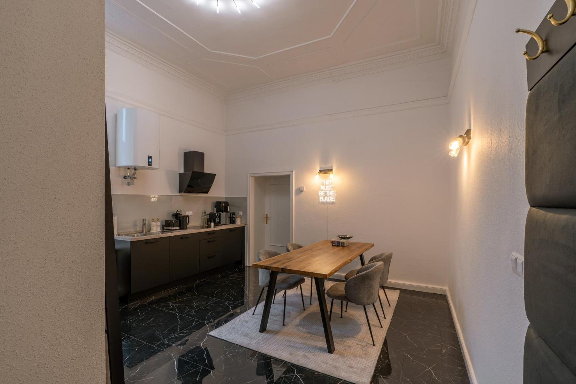 Nofa - Altbau Am Kudamm Apartment *