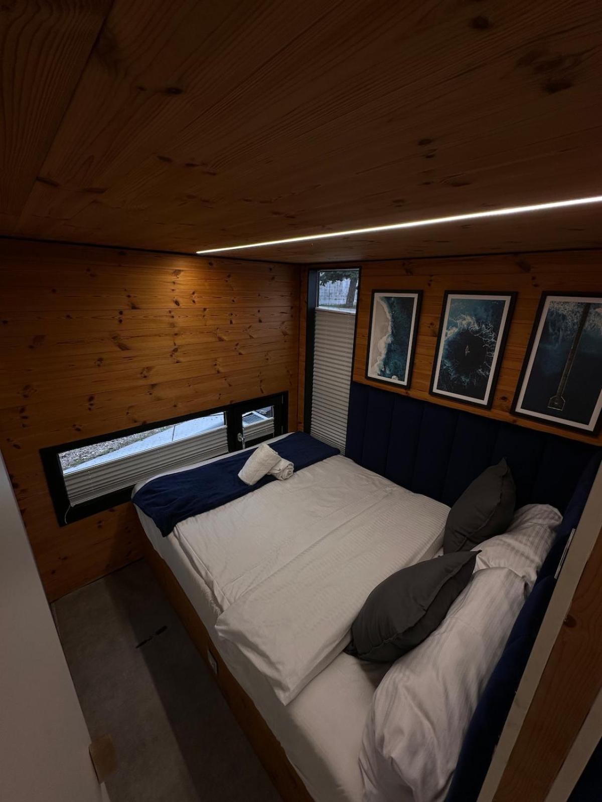 Botel Ruheoase Am Wasser, Sauna-hausboot In Naturidylle
