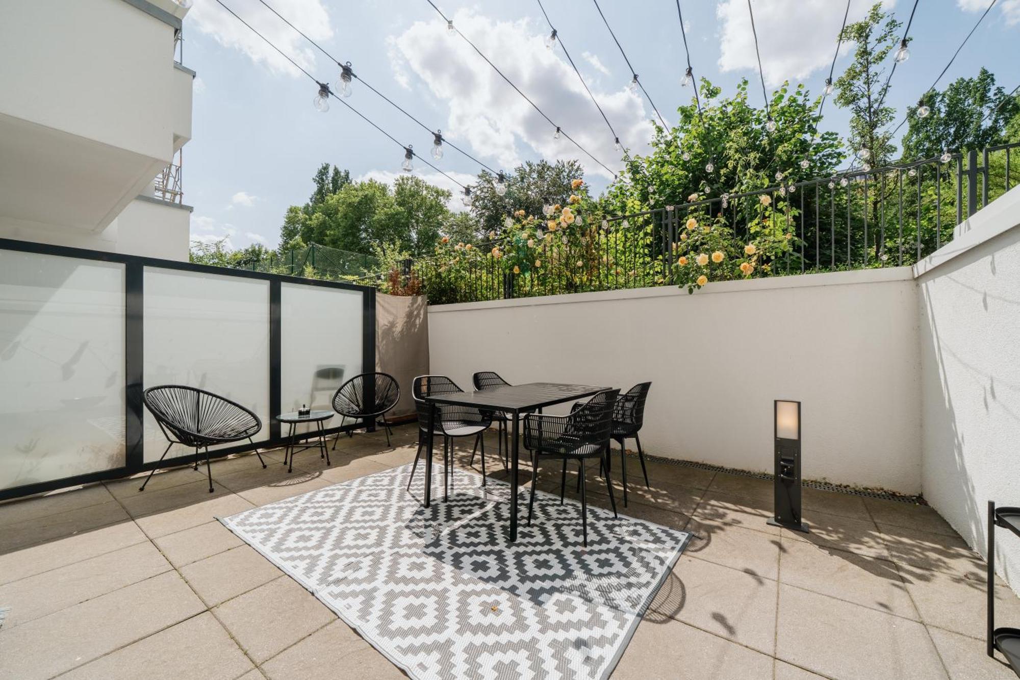 Homely - Huge Terrace, Modern, Quiet, Near Kudamm *