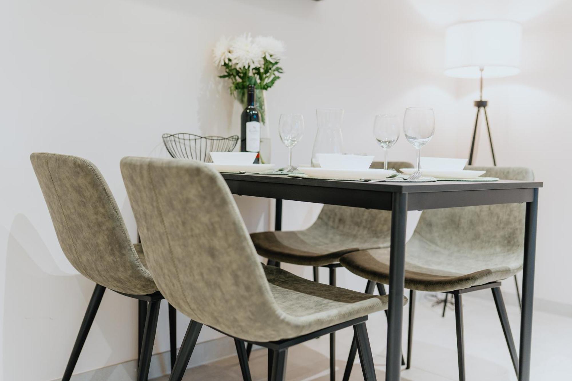 Homely - Huge Terrace, Modern, Quiet, Near Kudamm * Berlin
